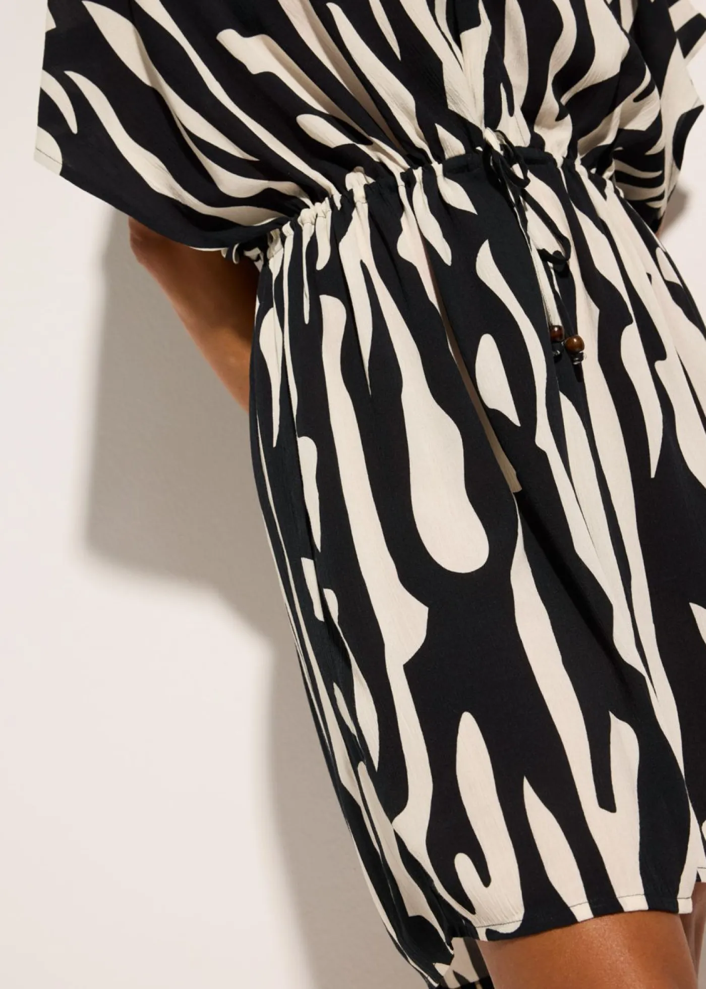 bonprix bonprix Vestido de playa de viscosa Negro-beige Sale