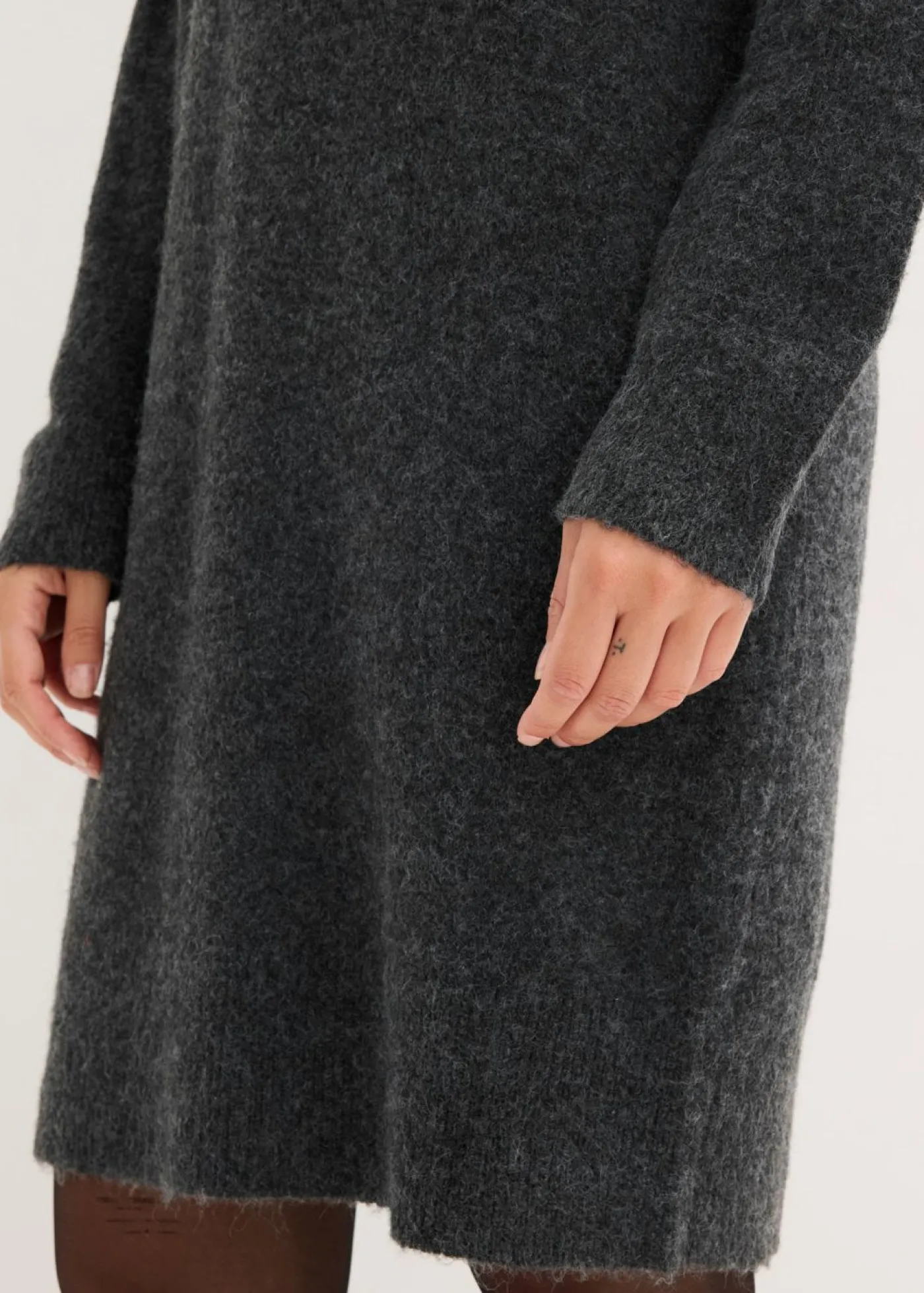bonprix bonprix Vestido de punto con aplicaciones de lentejuelas Antracita jaspeado Discount