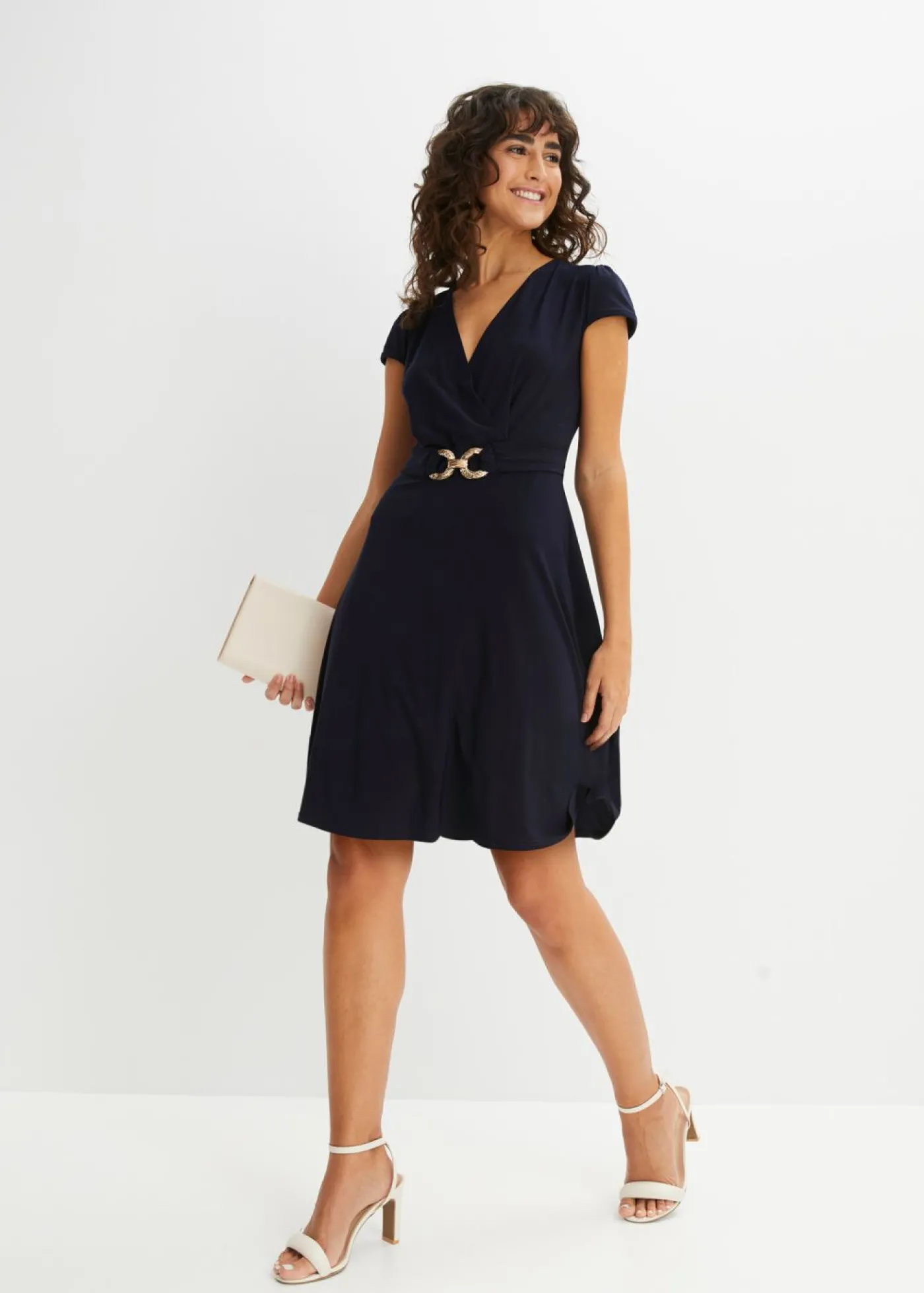 bonprix bonprix Vestido de punto con cierre decorativo Azul marino Online