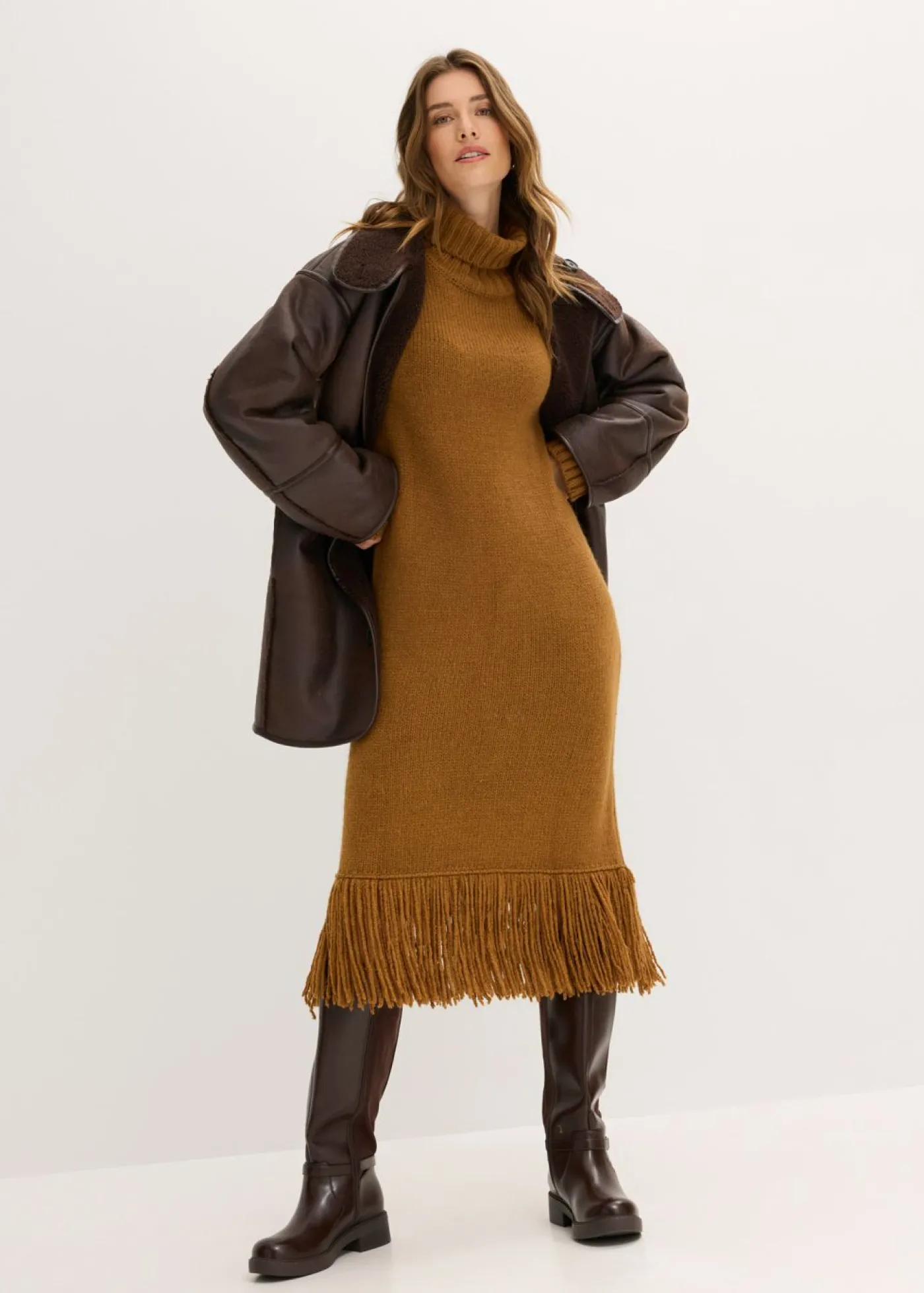 bonprix bonprix Vestido de punto con flecos en el dobladillo Marrón coñac New