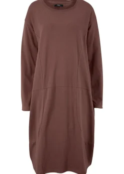 bonprix bonprix Vestido de punto con forma en O Marrón tierra Discount