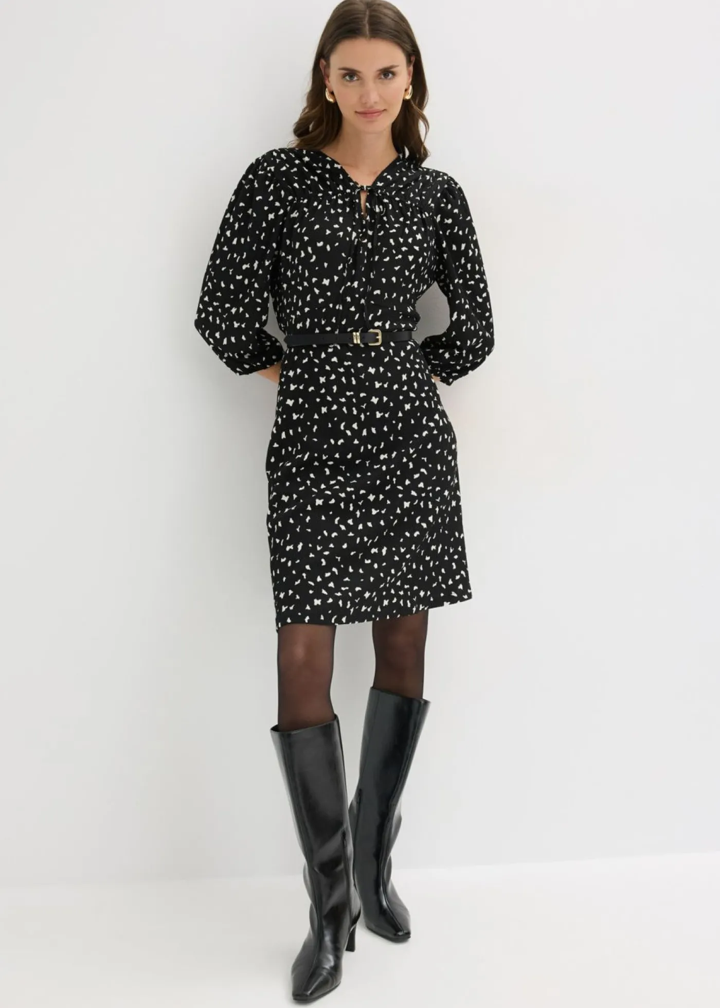 bonprix bonprix Vestido de punto con línea en A Negro con estampado gráfico Discount