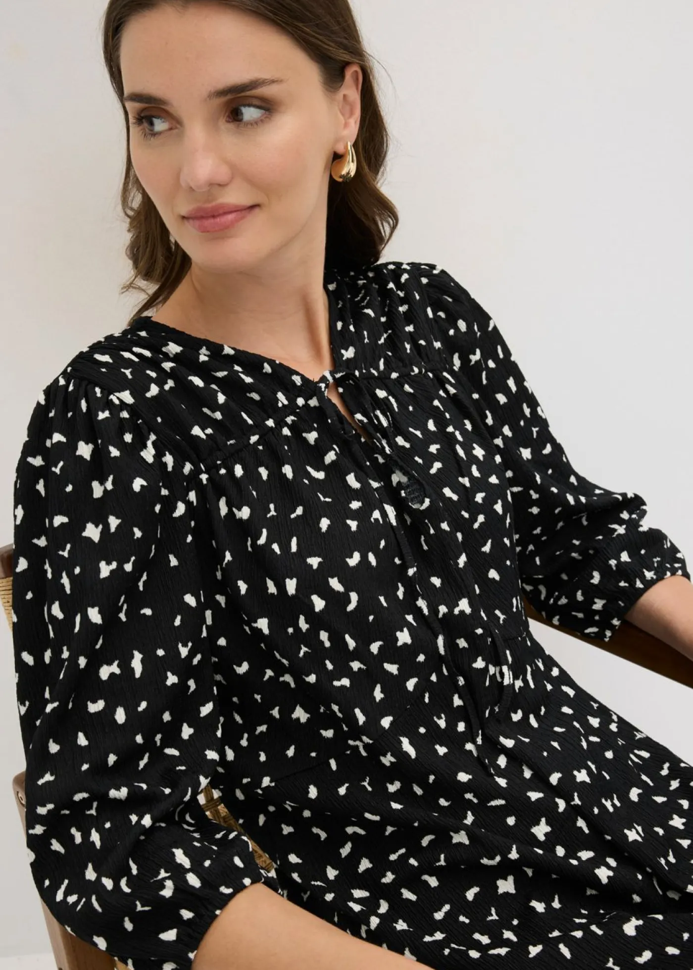 bonprix bonprix Vestido de punto con línea en A Negro con estampado gráfico Discount