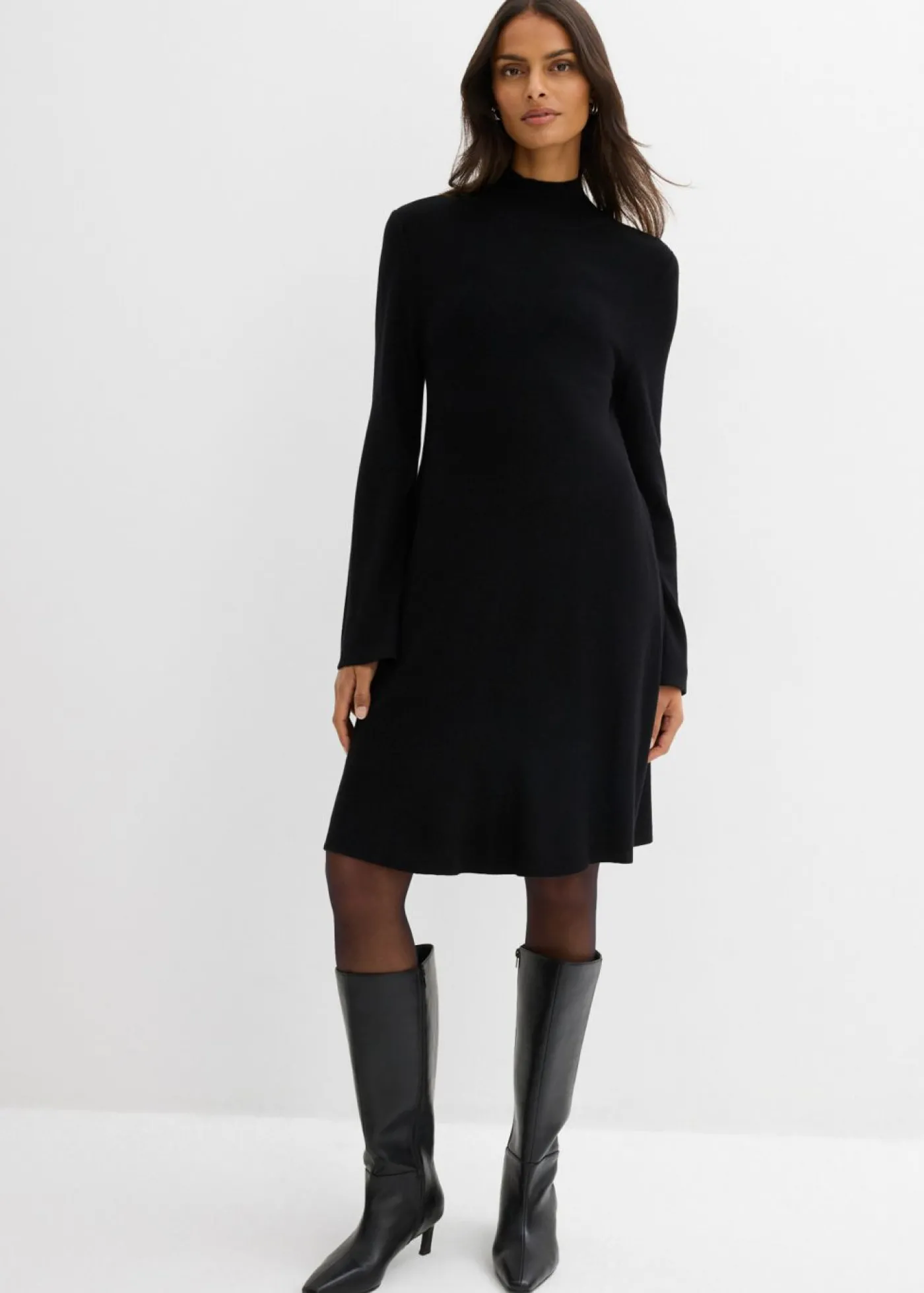 bonprix bonprix Vestido de punto de mezcla de viscosa con línea en A Negro Hot