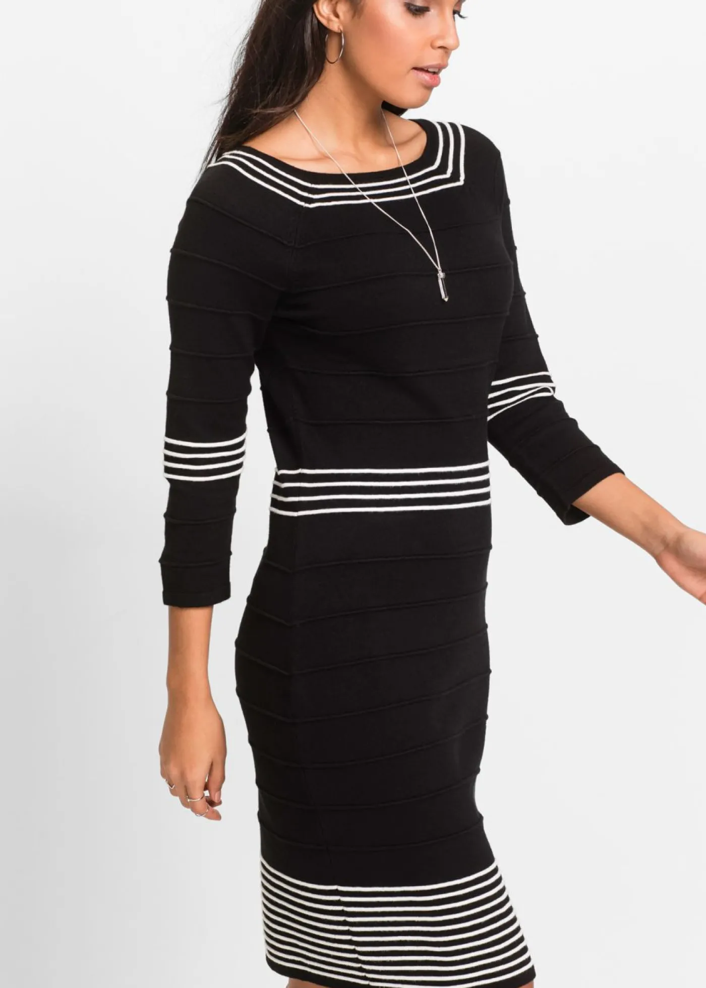 bonprix bonprix Vestido de punto de mezcla de viscosa suave Negro-blanco de rayas Hot