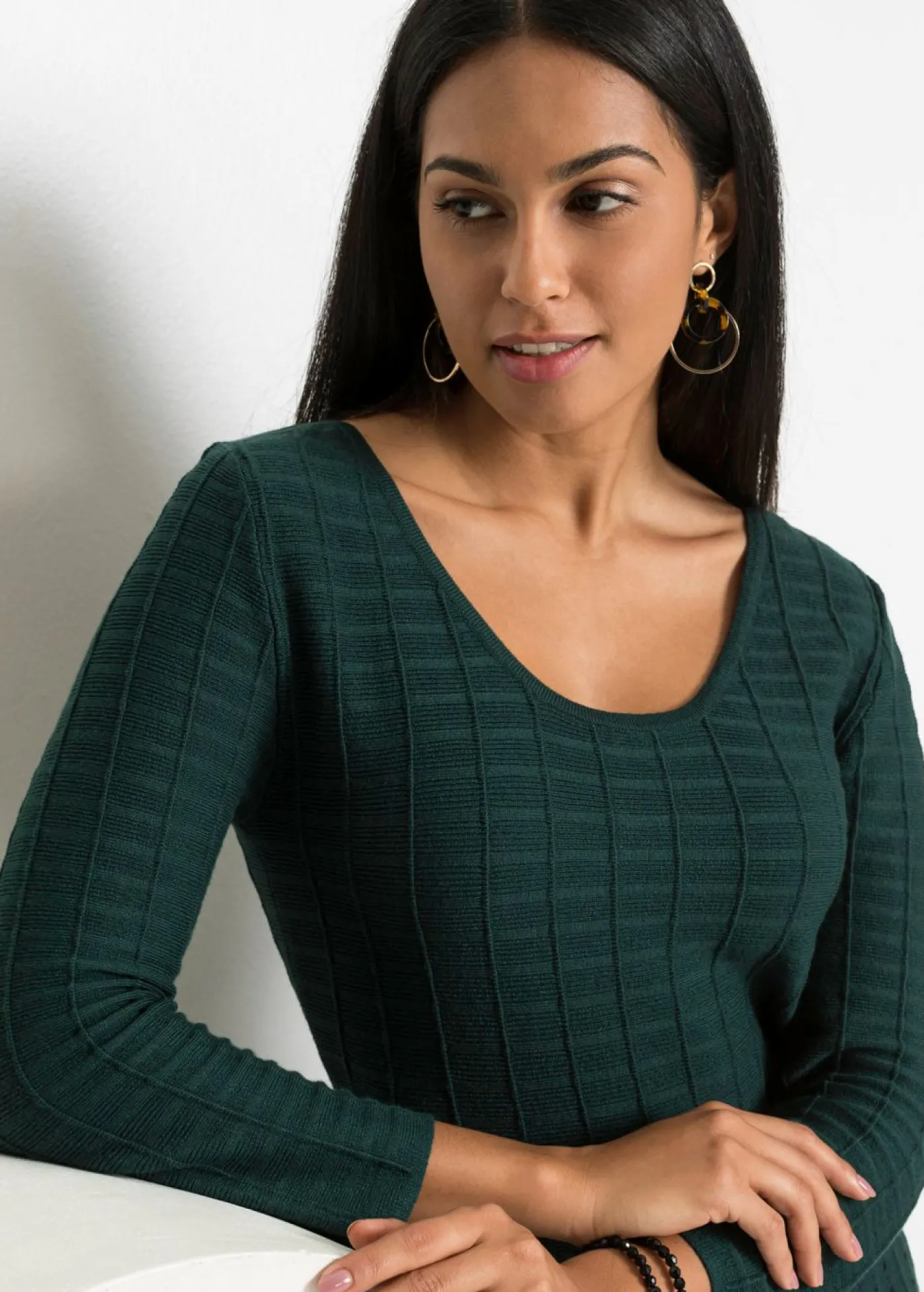 bonprix bonprix Vestido de punto de mezcla de viscosa suave verde intenso-negro Discount