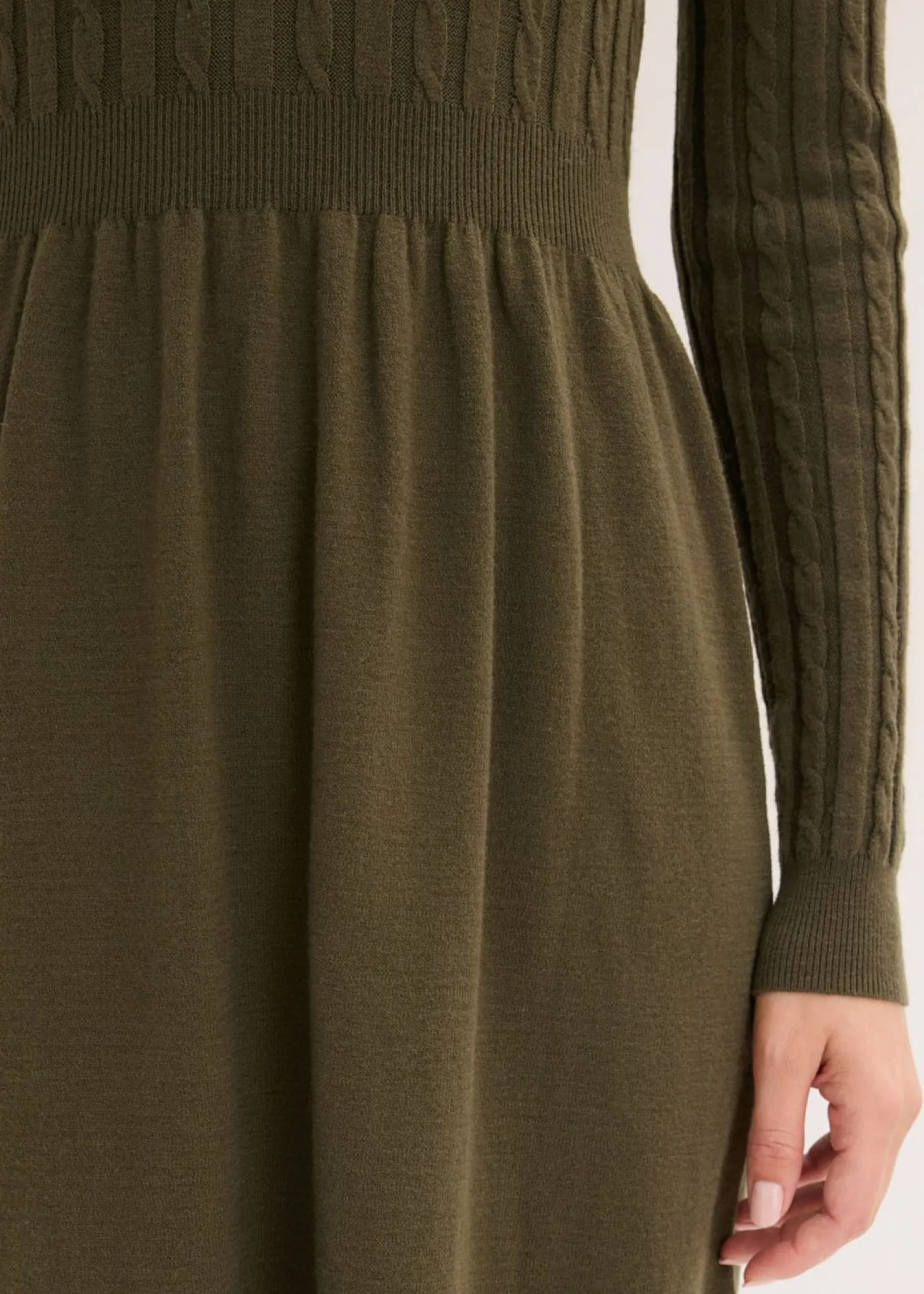 bonprix bonprix Vestido de punto de mezcla de viscosa oliva pálido moteado Outlet