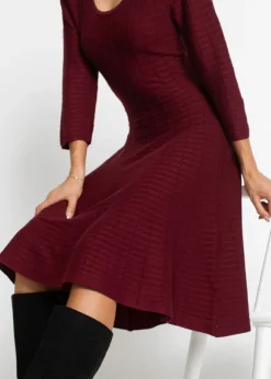 bonprix bonprix Vestido de punto de mezcla de viscosa suave rubí / negro Outlet