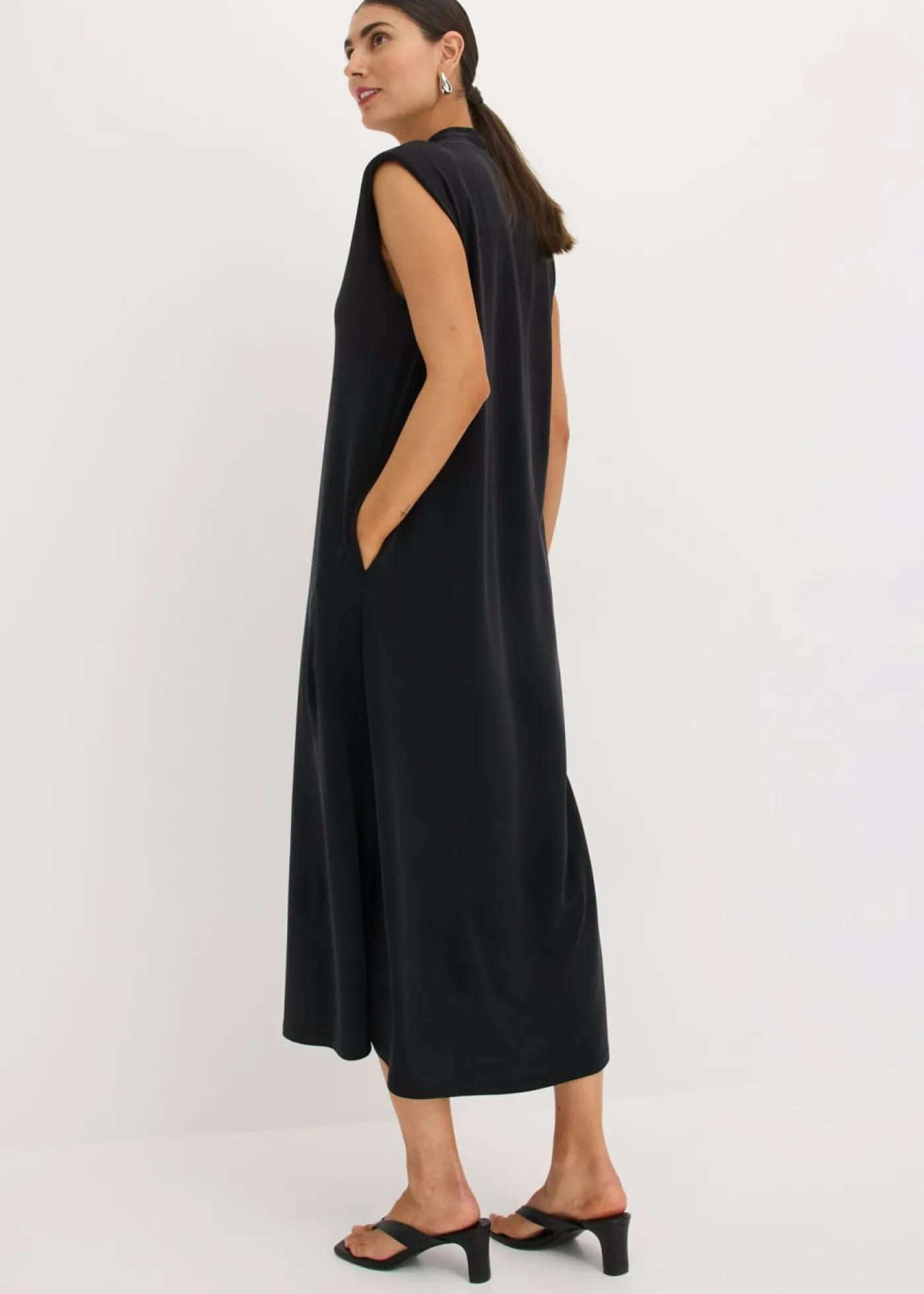 bonprix bonprix Vestido de punto de piqué de viscosa con hombreras Negro Best