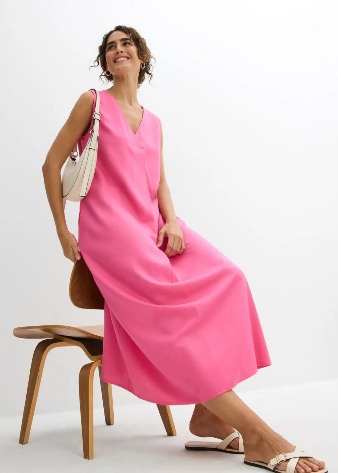 bonprix bonprix Vestido de tirantes de viscosa fluida Rosa Hot