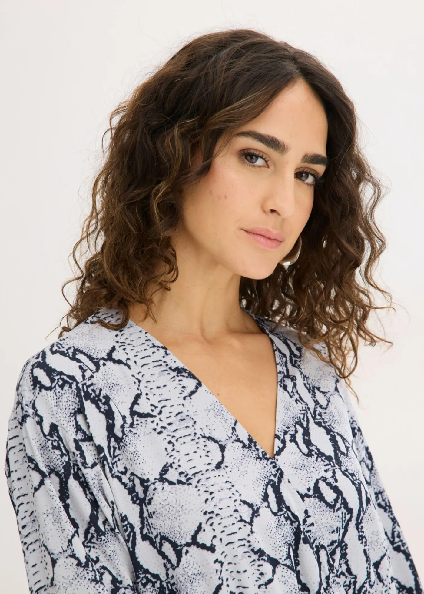 bonprix bonprix Vestido estampado Negro-blanco con estampado de serpiente Hot