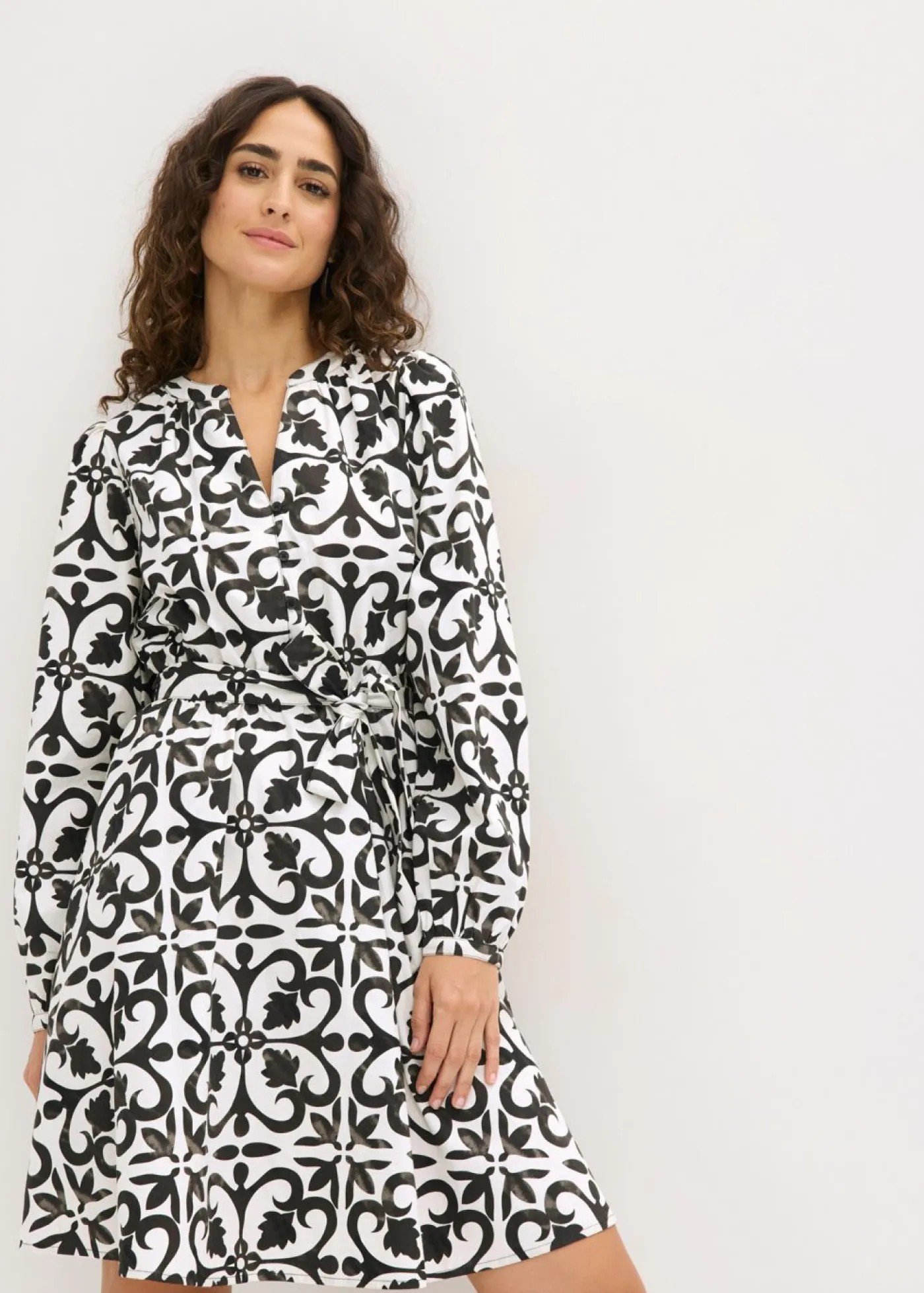 bonprix bonprix Vestido estampado blanco-negro estampado