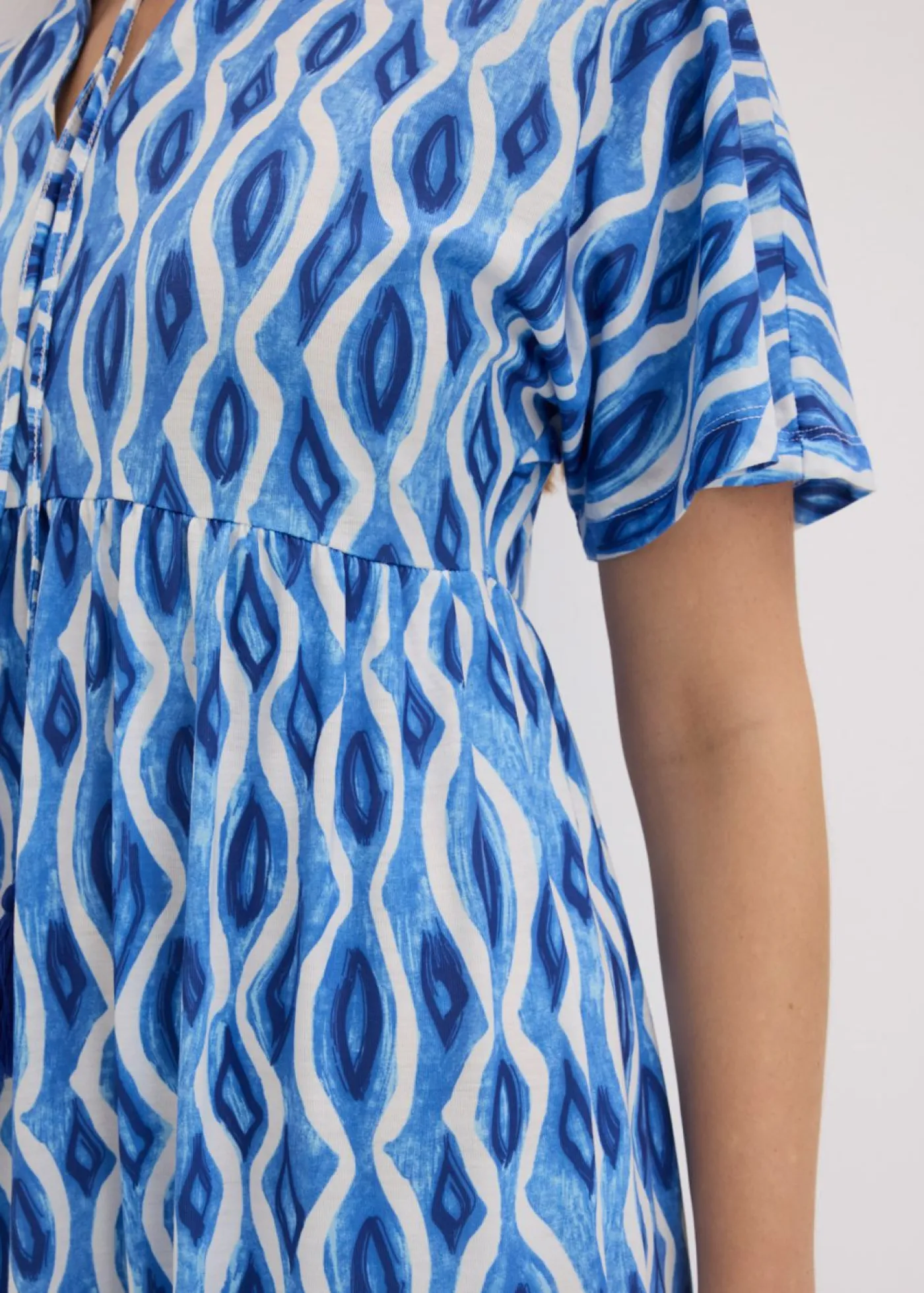 bonprix bonprix Vestido estampado con corte de túnica Azul Sale