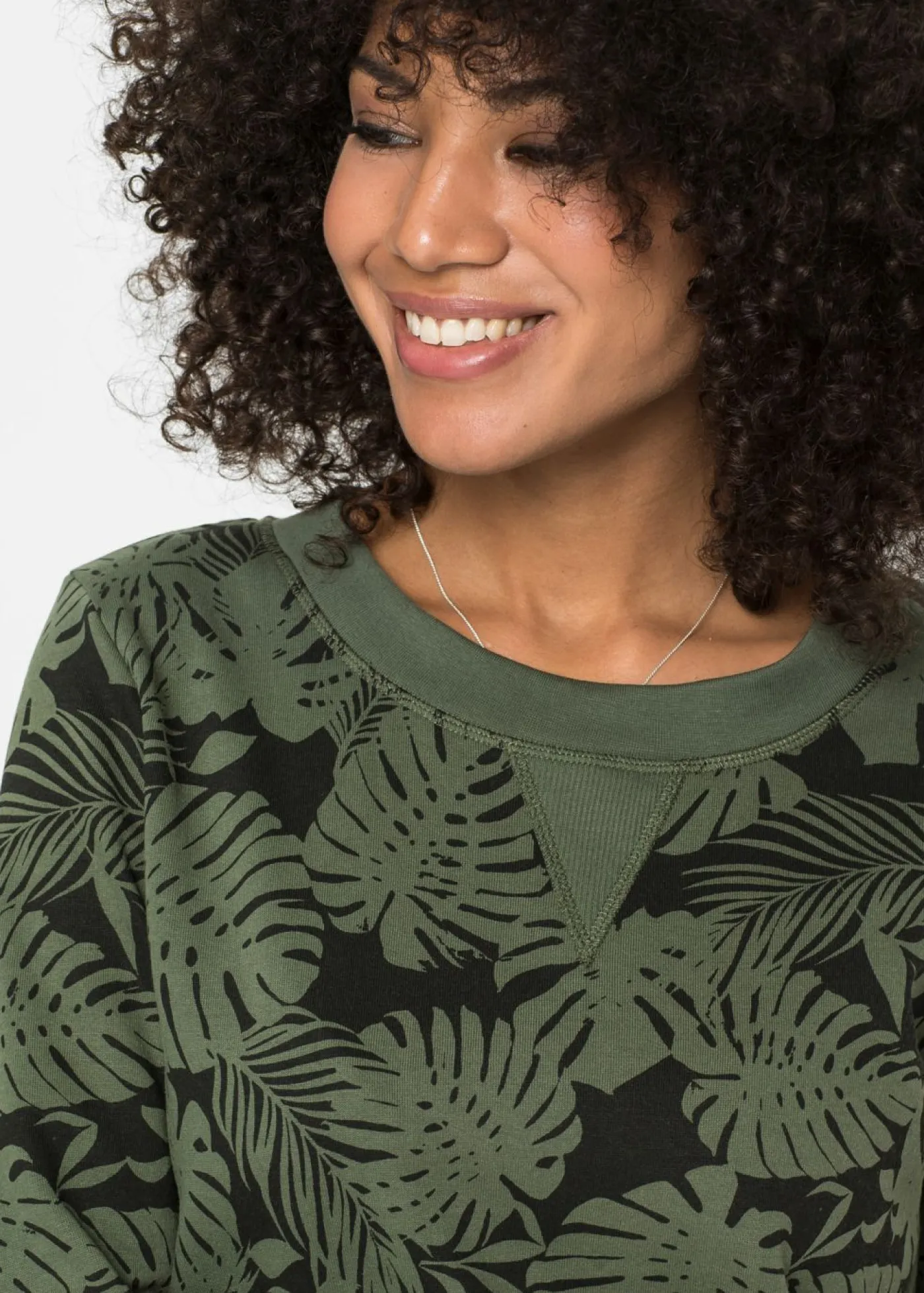 bonprix bonprix Vestido estampado tipo sudadera Verde oliva oscuro-negro estampado Sale