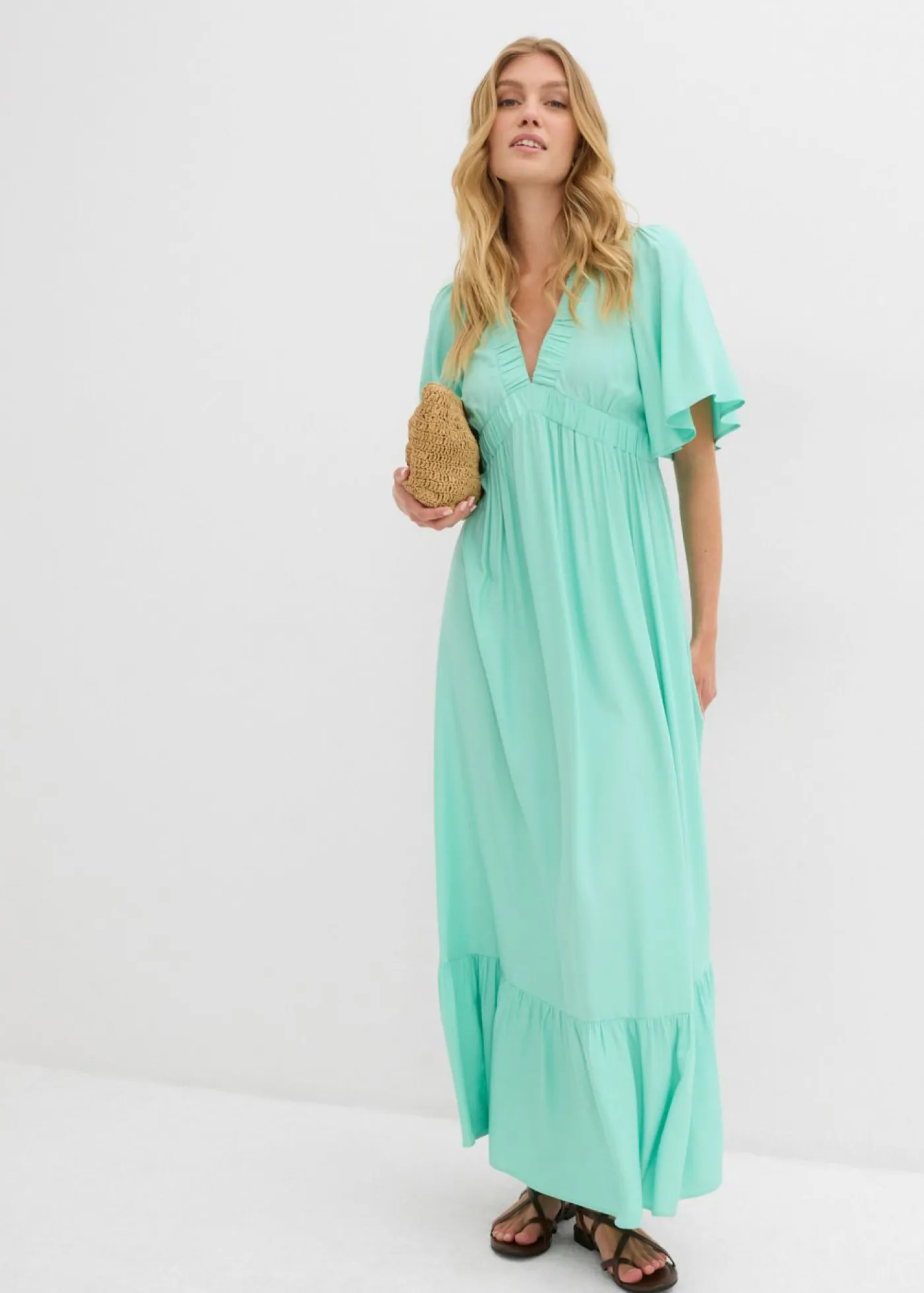 bonprix bonprix Vestido largo a capas de viscosa fluida Azul mentol Online