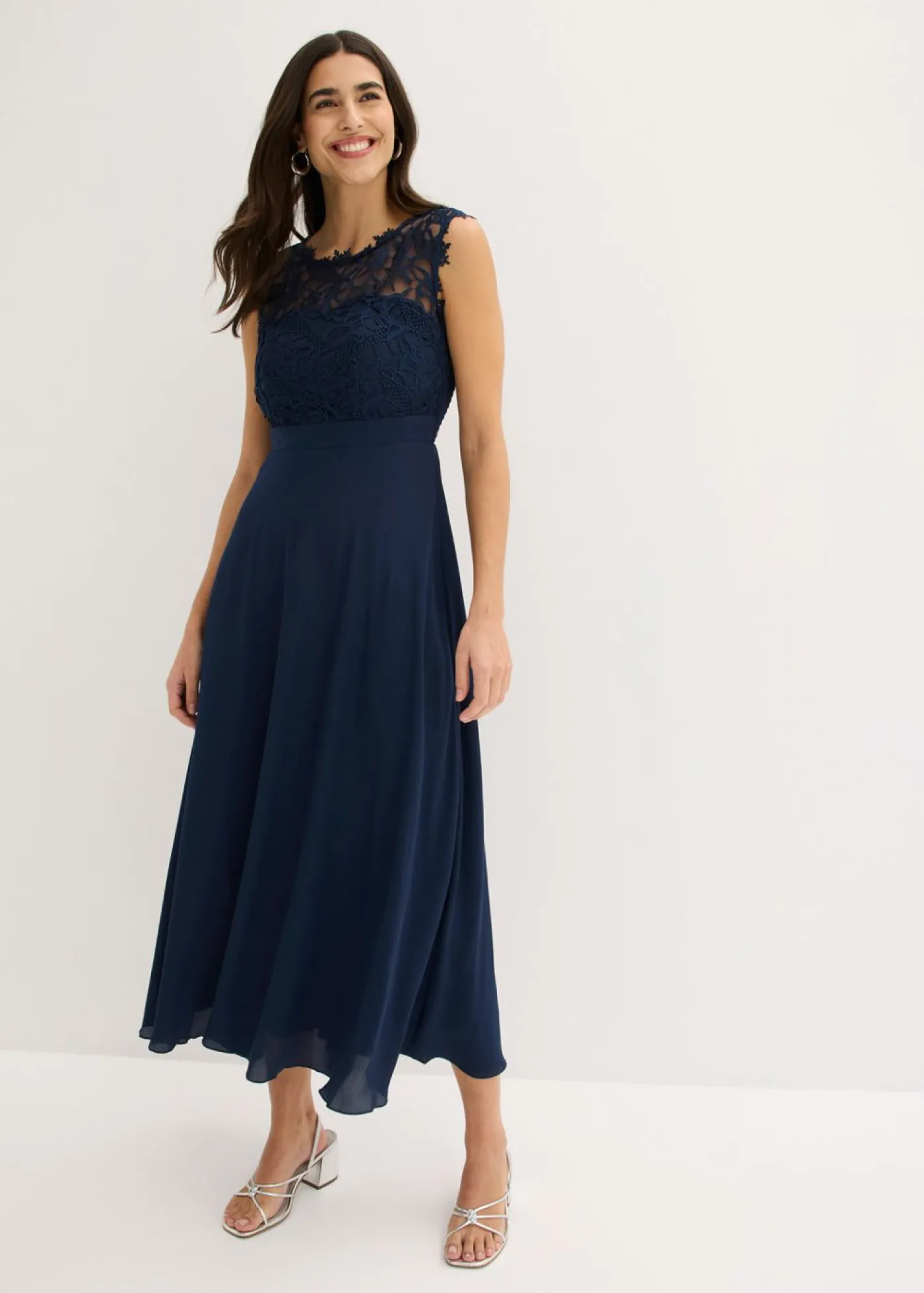 bonprix bonprix Vestido largo con encaje Azul marino Clearance
