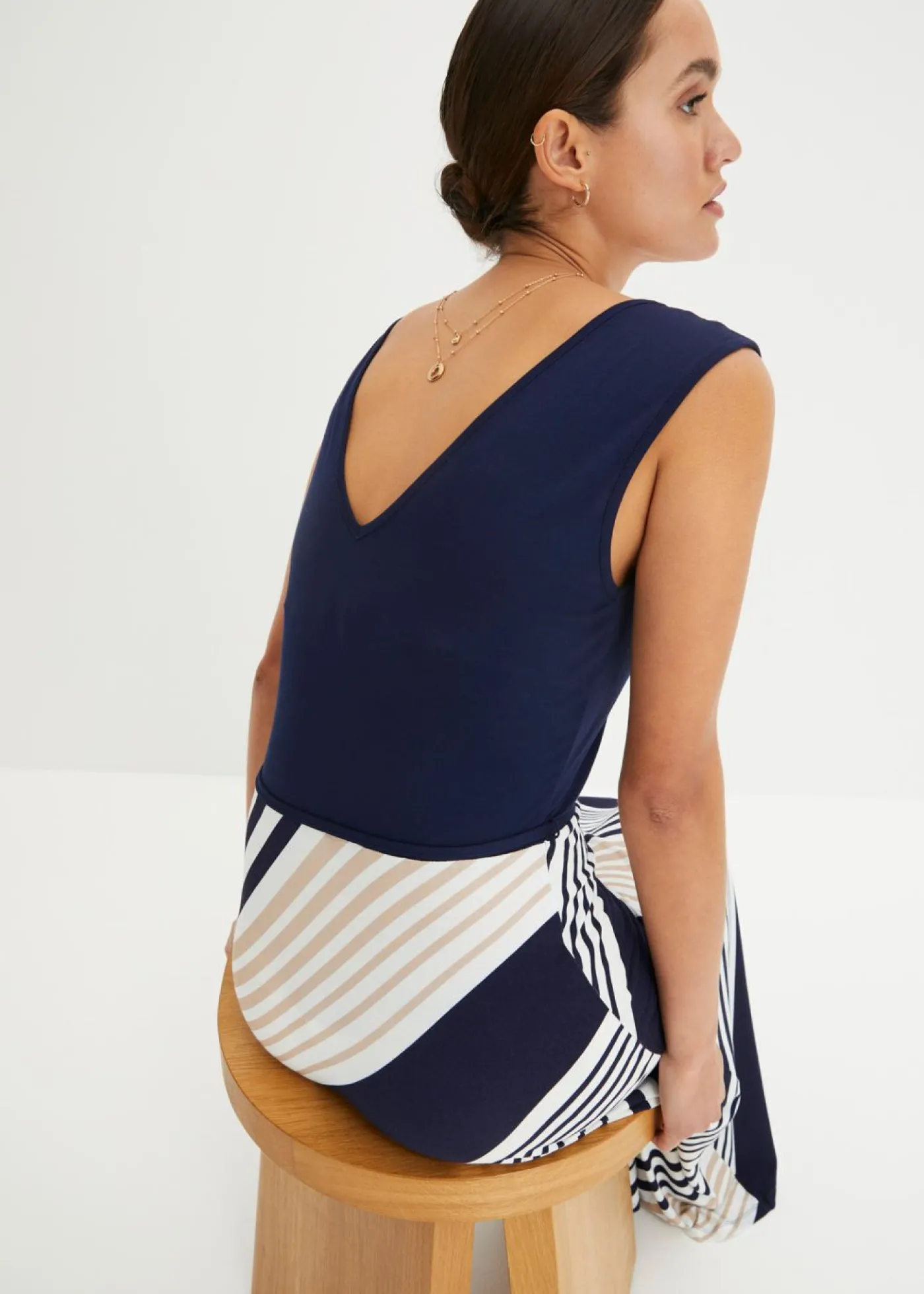 bonprix bonprix Vestido largo de mezcla de viscosa suave Azul marino-crema con rayas New