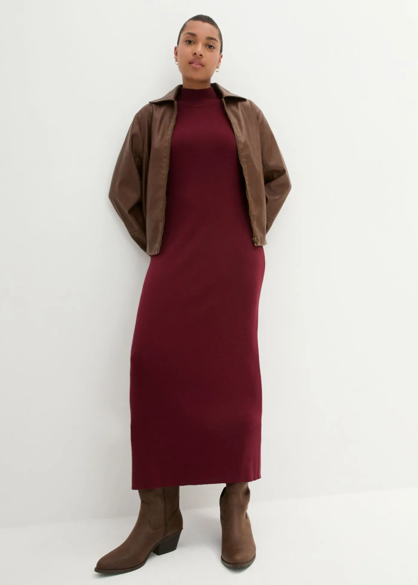 bonprix bonprix Vestido largo de punto fino de mezcla de viscosa fluida Rojo rubí Clearance