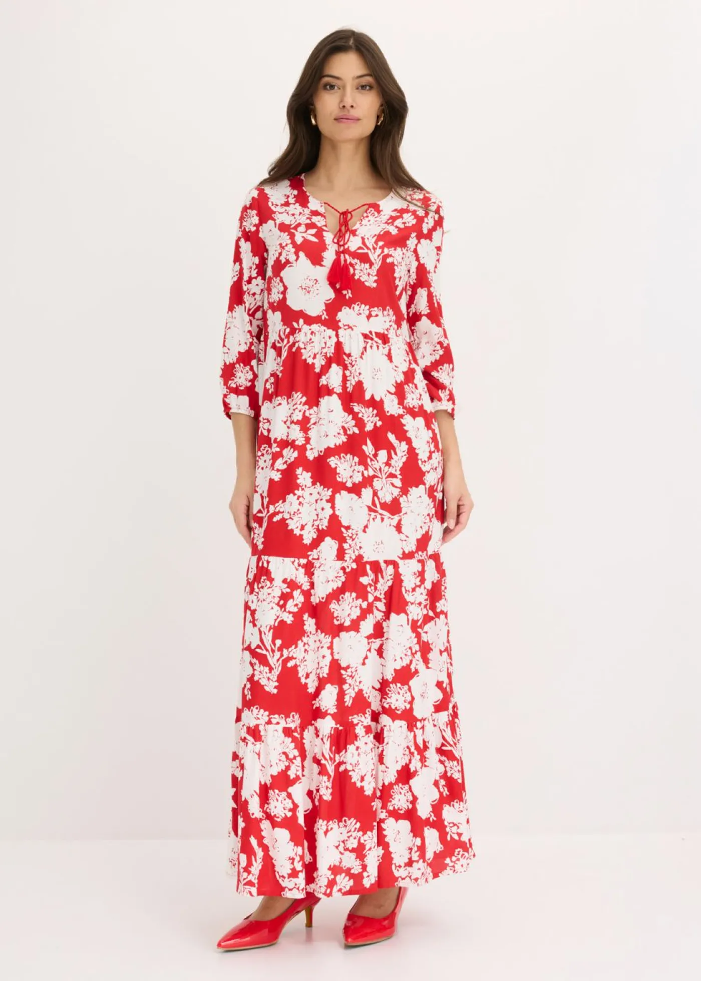 bonprix bonprix Vestido largo de viscosa fluida rojo tomate/blanco con flores