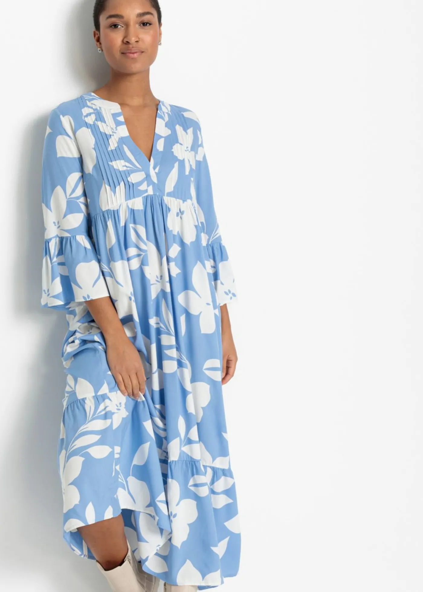bonprix bonprix Vestido largo de viscosa fluida azul provenzal/blanco con flores Best