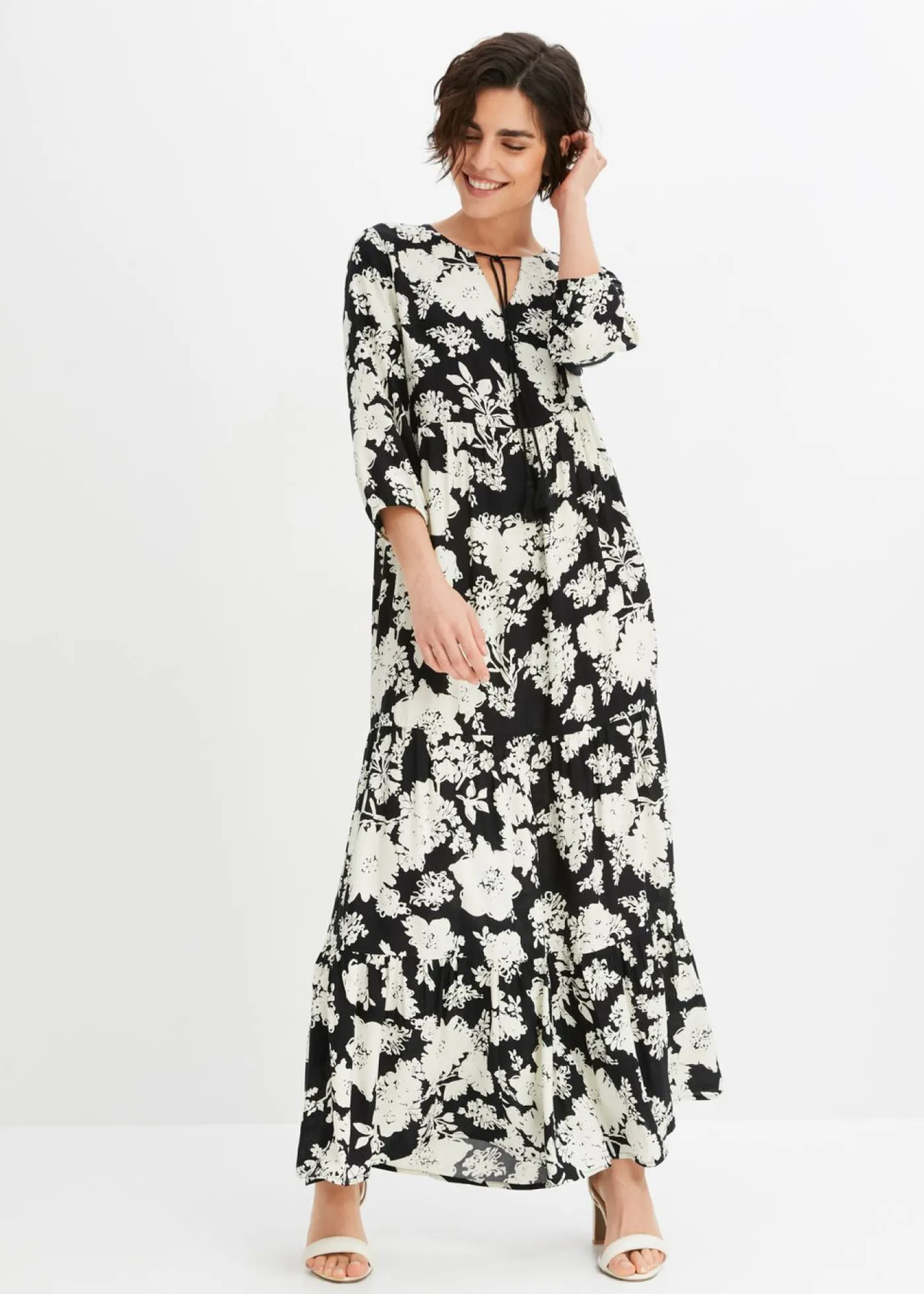 bonprix bonprix Vestido largo de viscosa fluida negro-crema con flores New