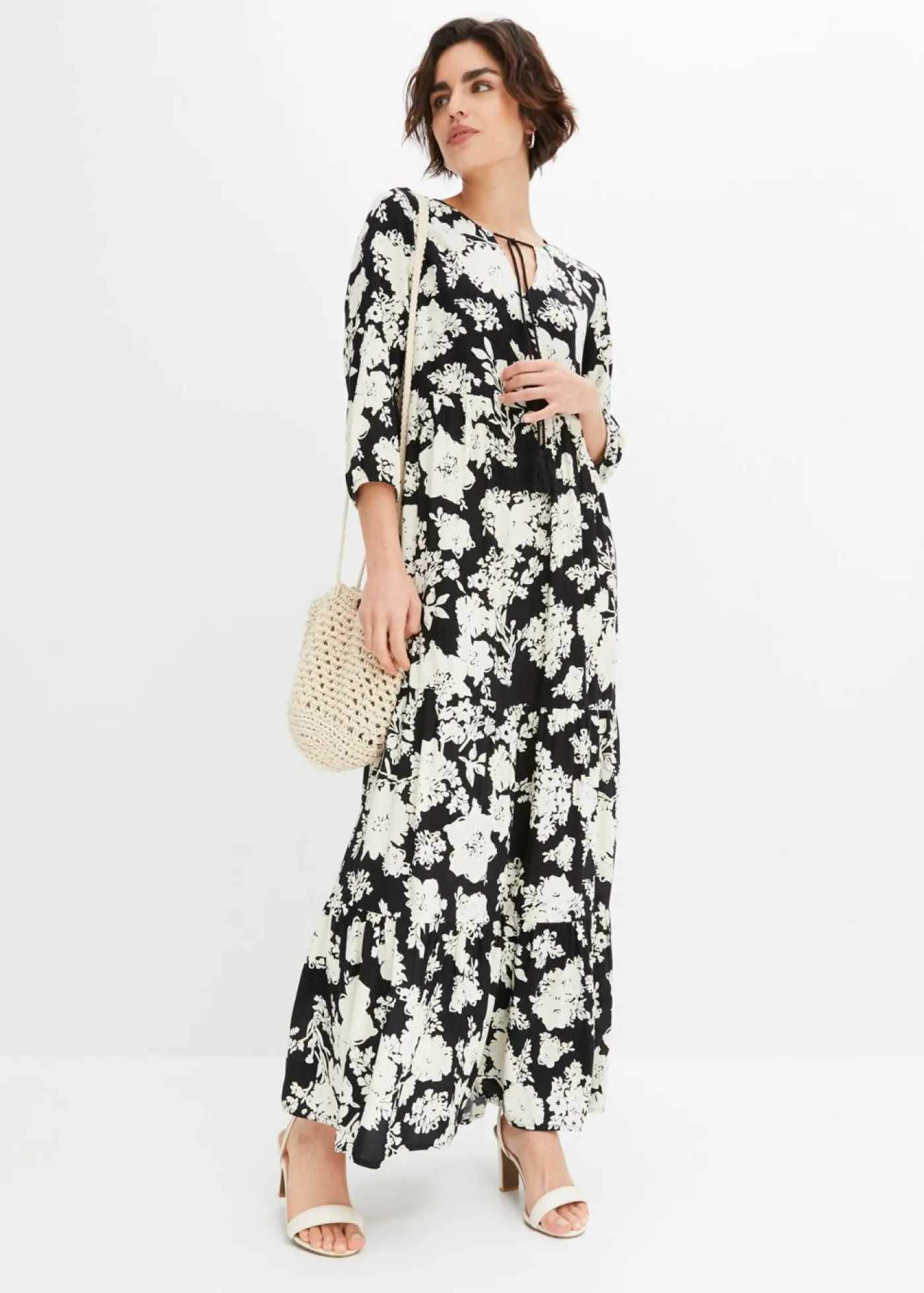 bonprix bonprix Vestido largo de viscosa fluida negro-crema con flores New