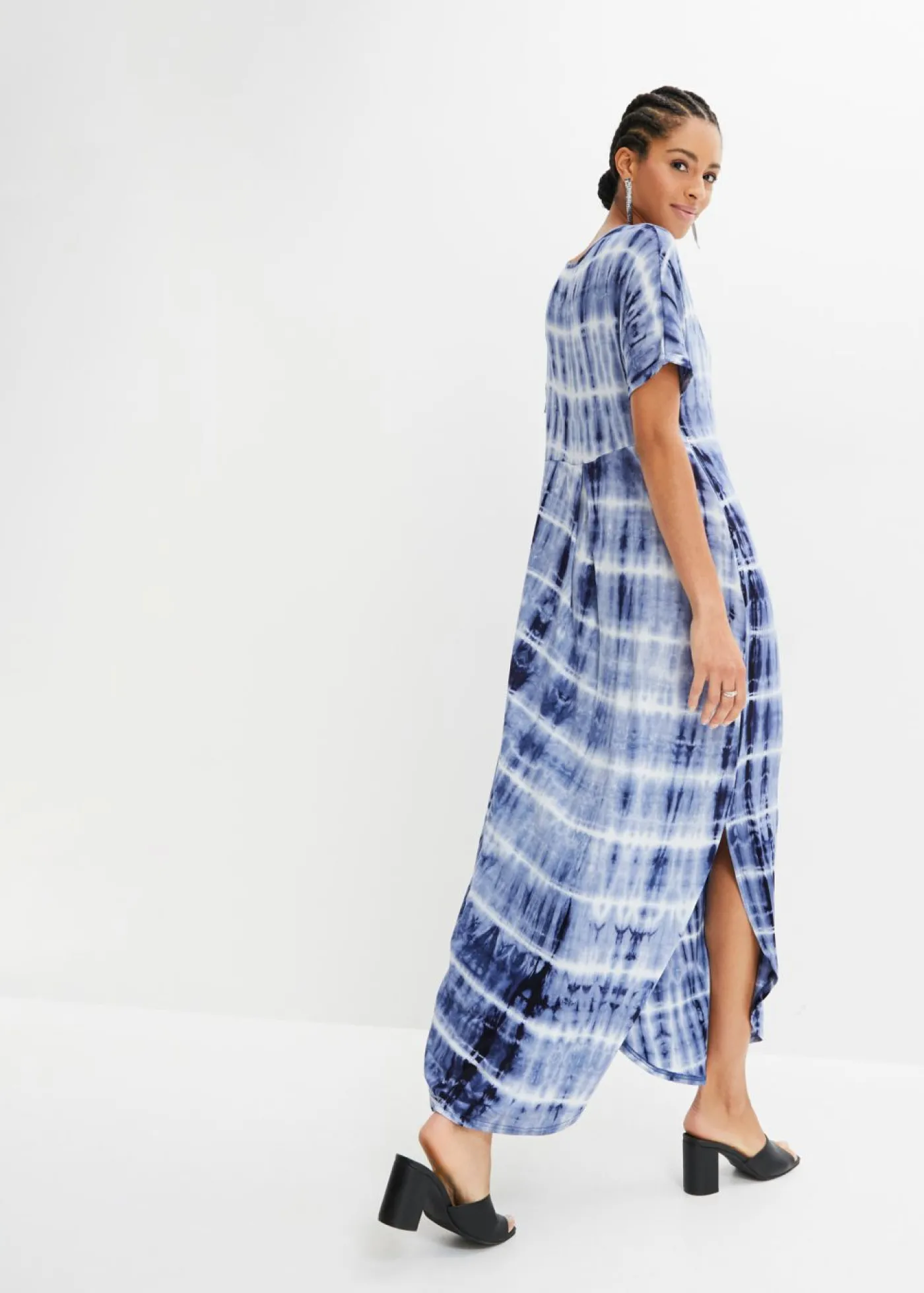 bonprix bonprix Vestido largo de viscosa fluida Azul-blanco estampado Clearance