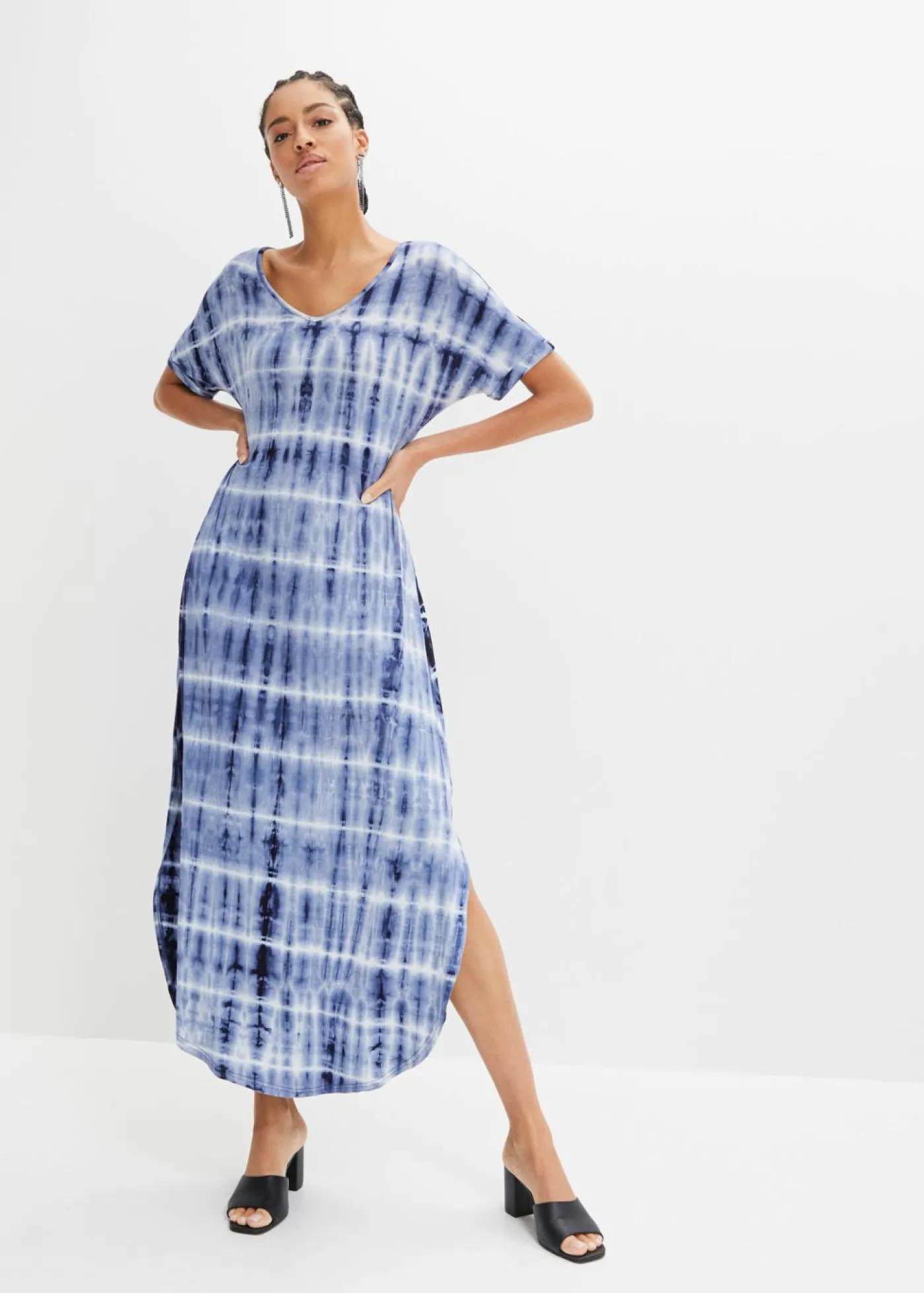 bonprix bonprix Vestido largo de viscosa fluida Azul-blanco estampado Clearance