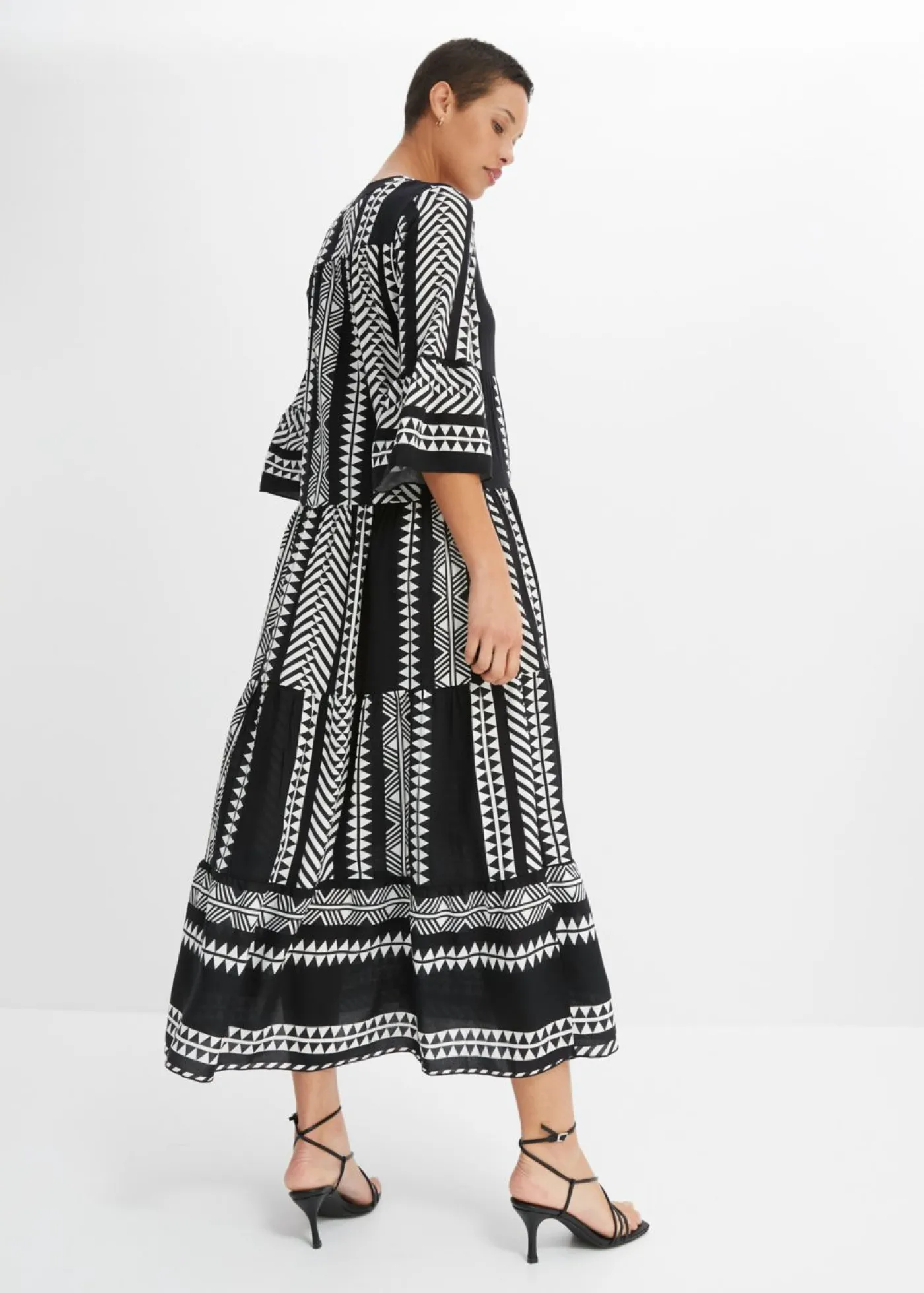 bonprix bonprix Vestido largo de viscosa fluida Negro-Blanco lana con estampado gráfico Discount