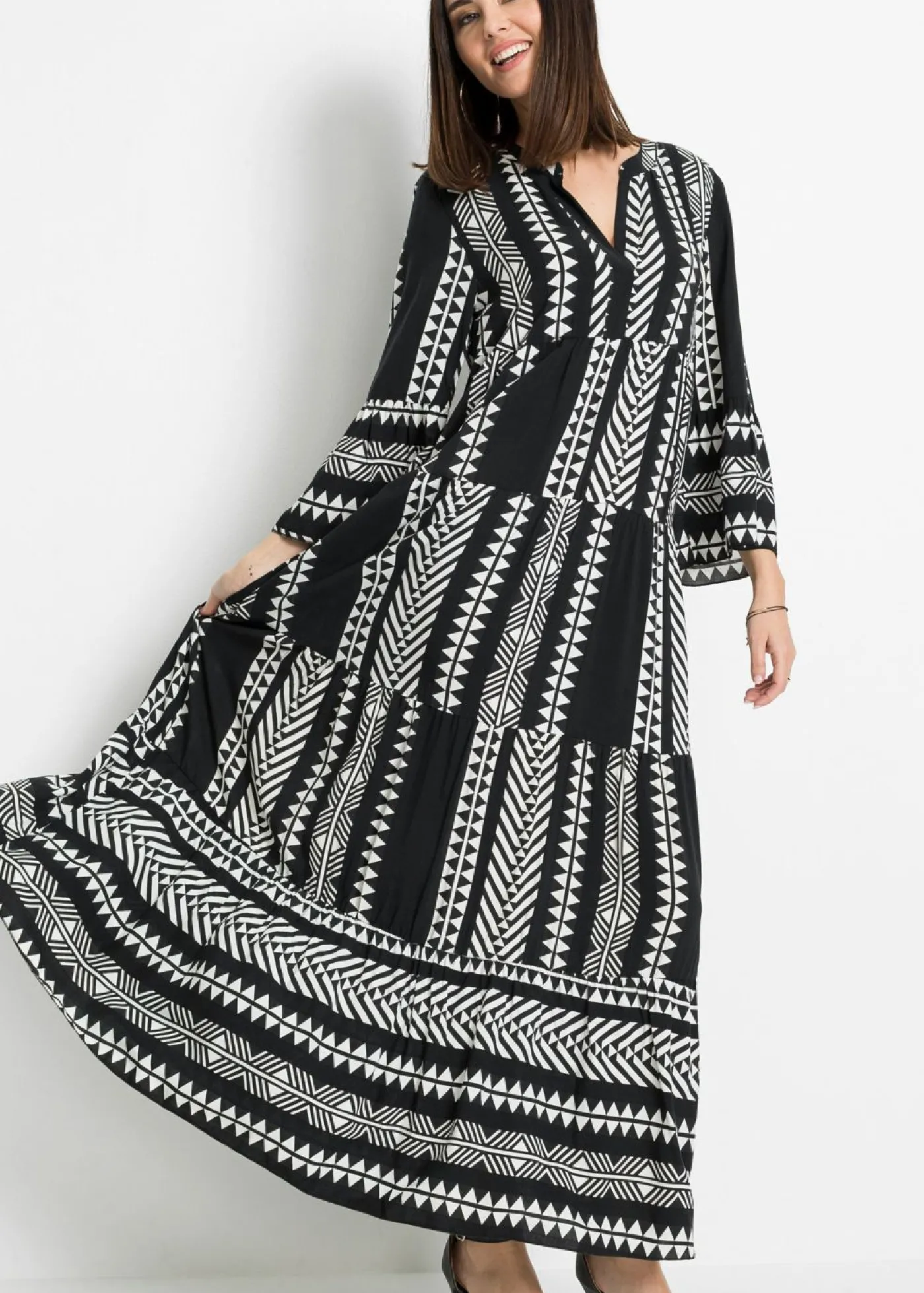 bonprix bonprix Vestido largo de viscosa fluida Negro-Blanco lana con estampado gráfico Discount