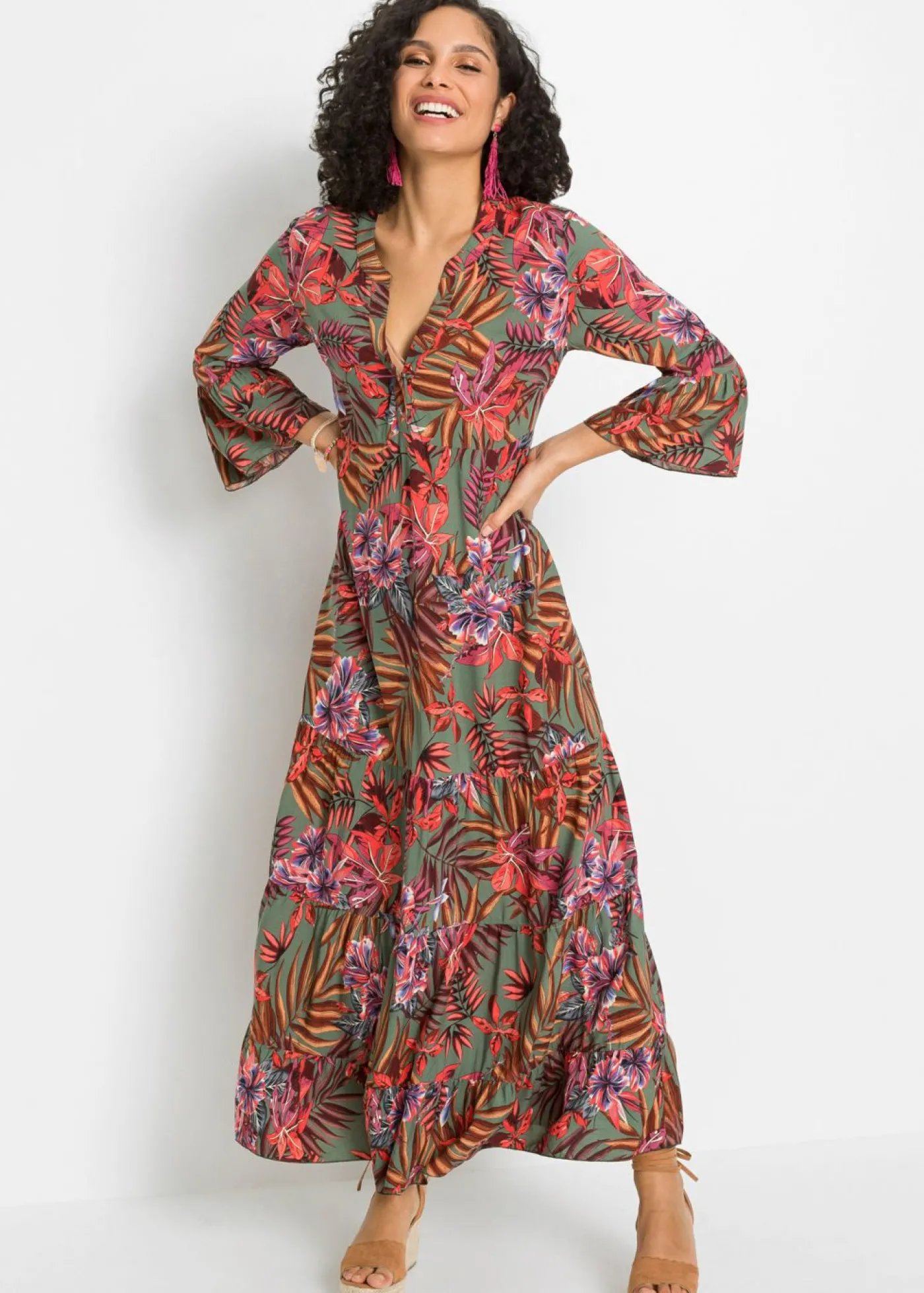 bonprix bonprix Vestido largo de viscosa fluida Negro-verde de flores Online