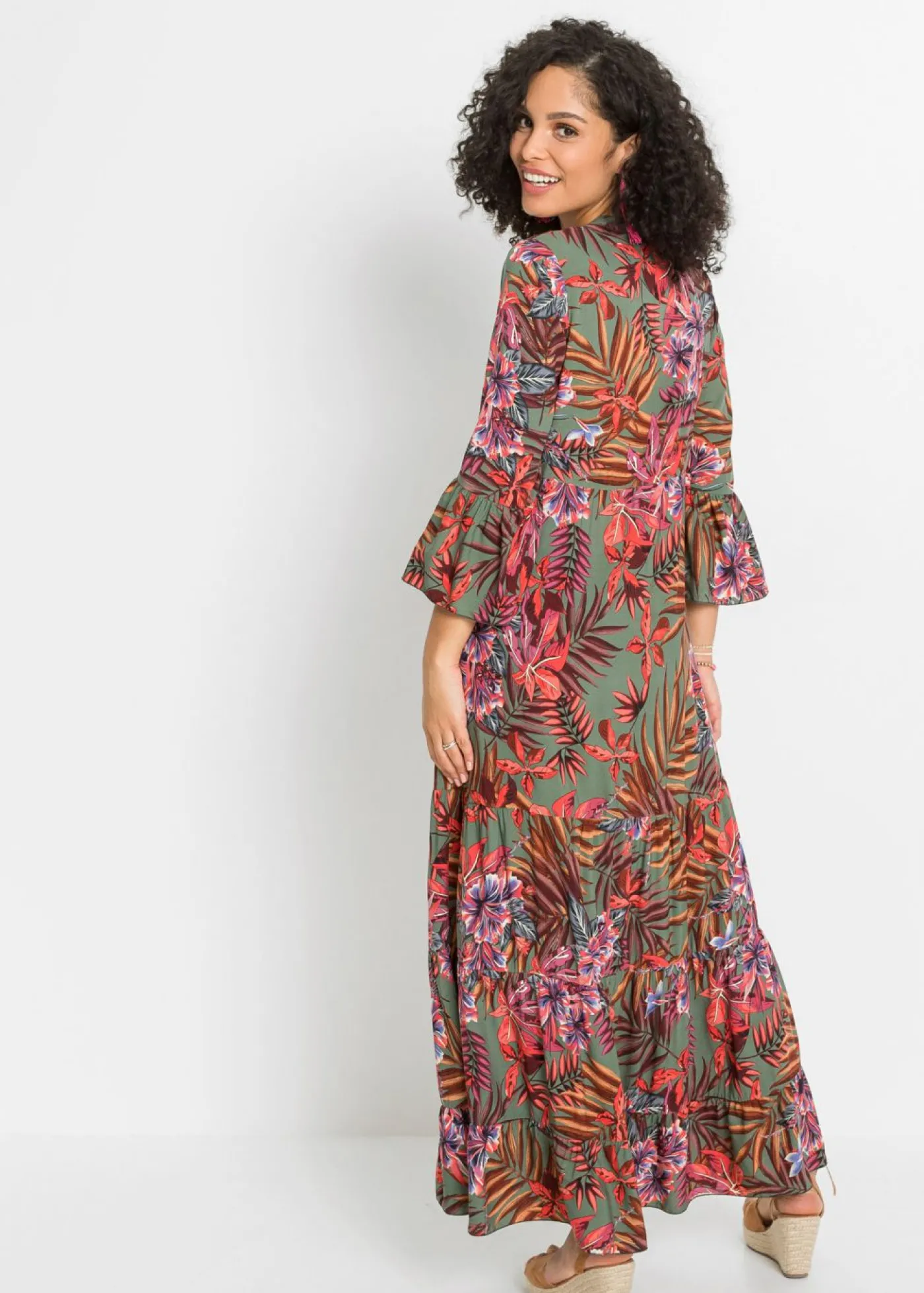 bonprix bonprix Vestido largo de viscosa fluida Negro-verde de flores Online