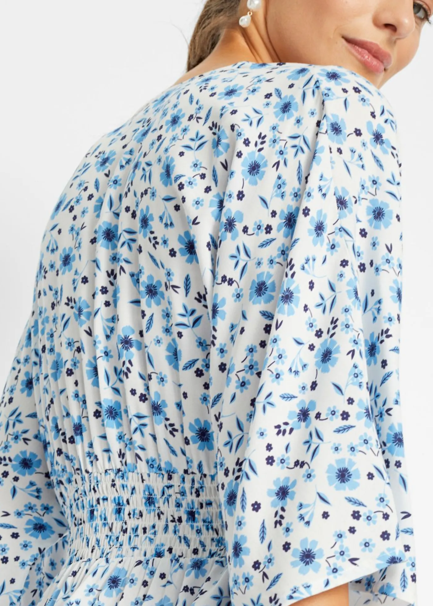 bonprix bonprix Vestido maxi de viscosa pura Azul con flores Hot