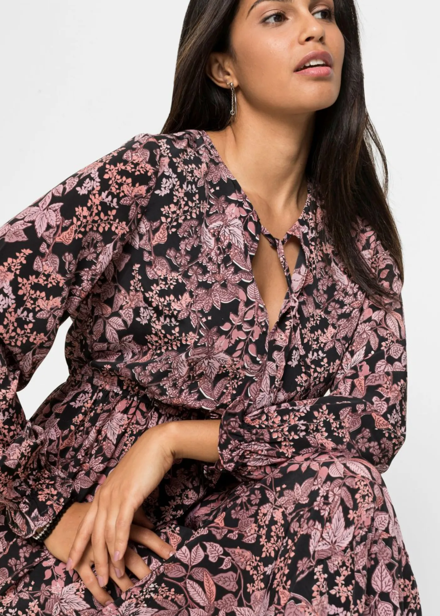 bonprix bonprix Vestido maxi de viscosa pura Negro-rosa de flores Online
