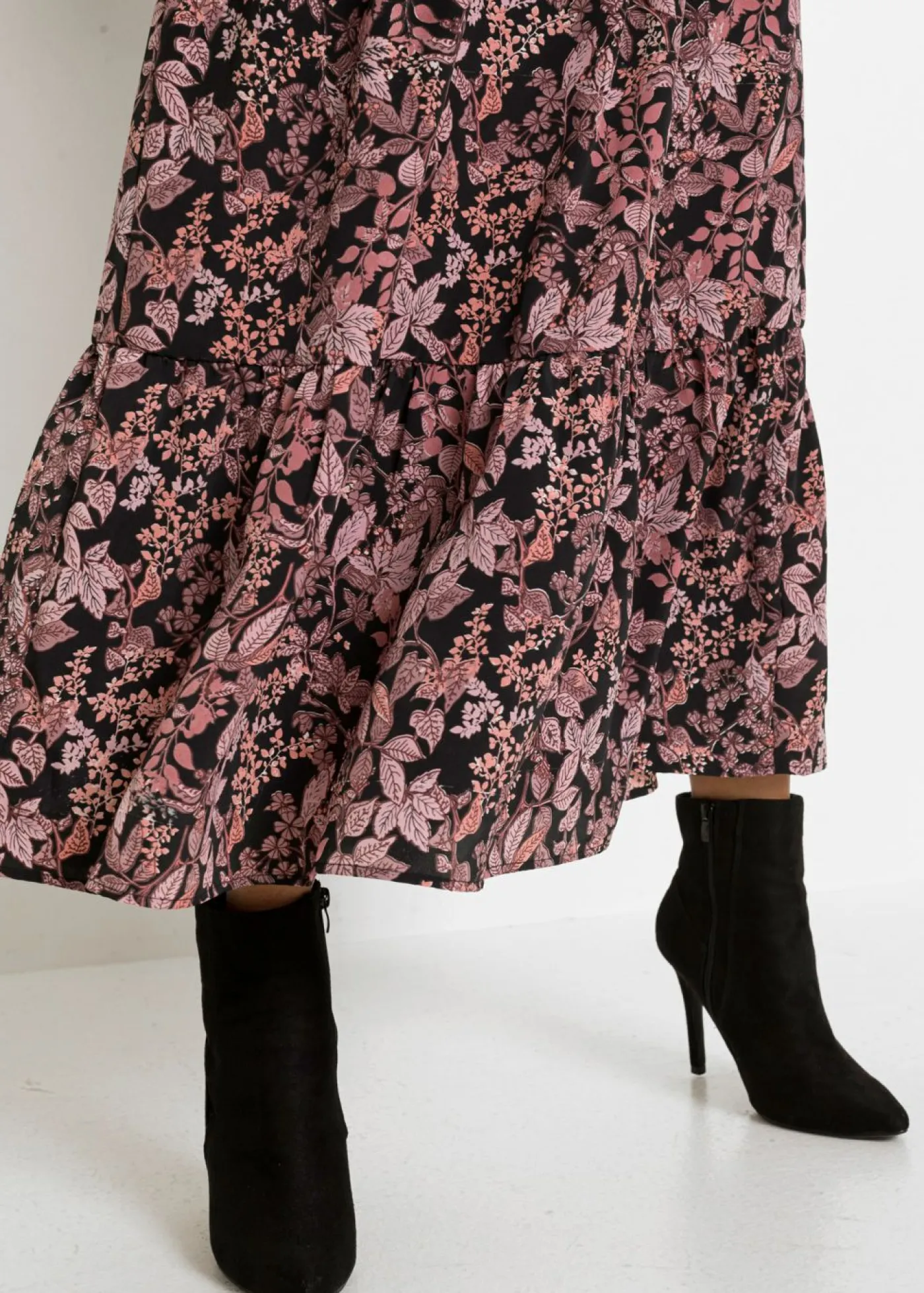 bonprix bonprix Vestido maxi de viscosa pura Negro-rosa de flores Online