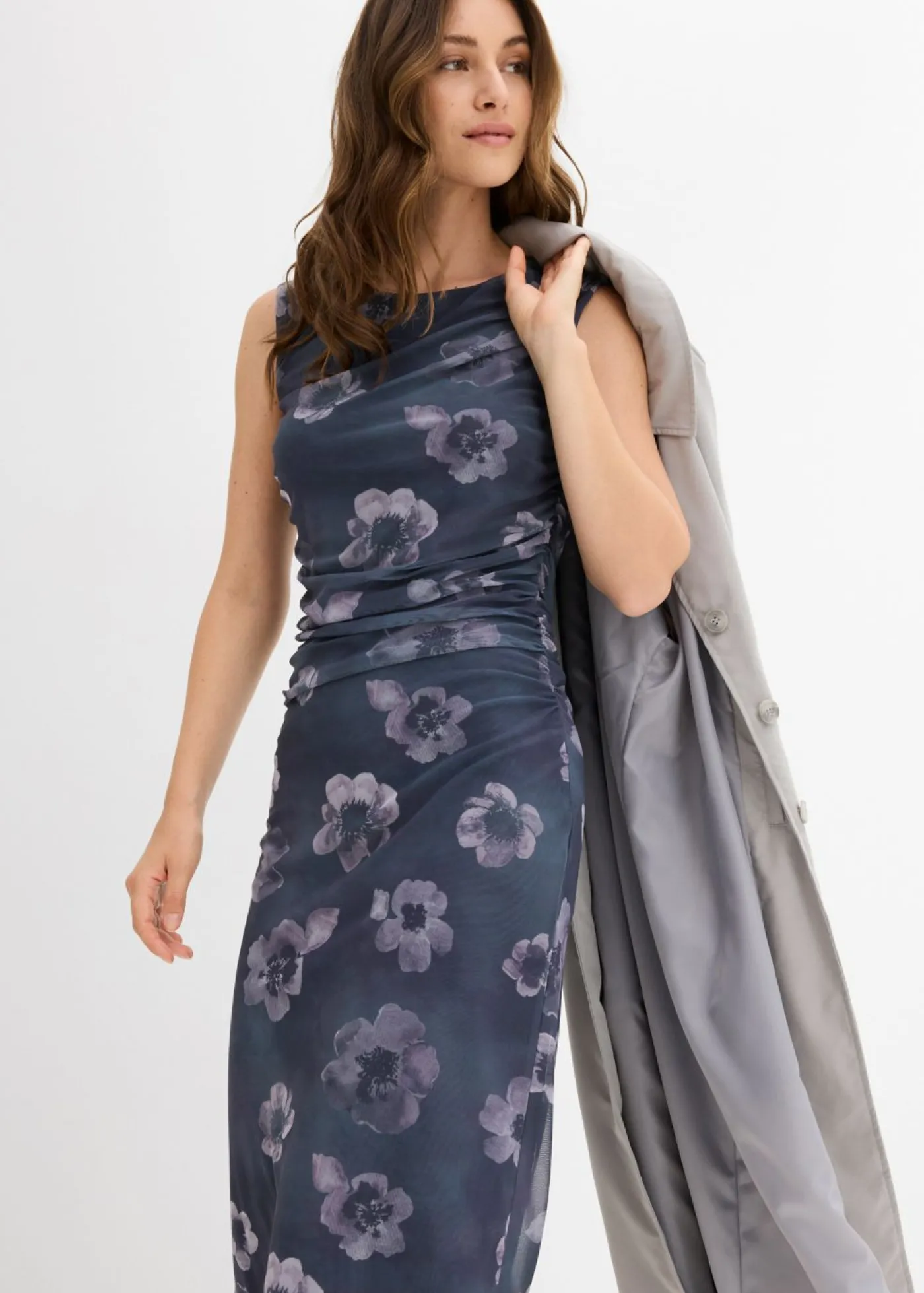 bonprix bonprix Vestido midi antracita con flores Online