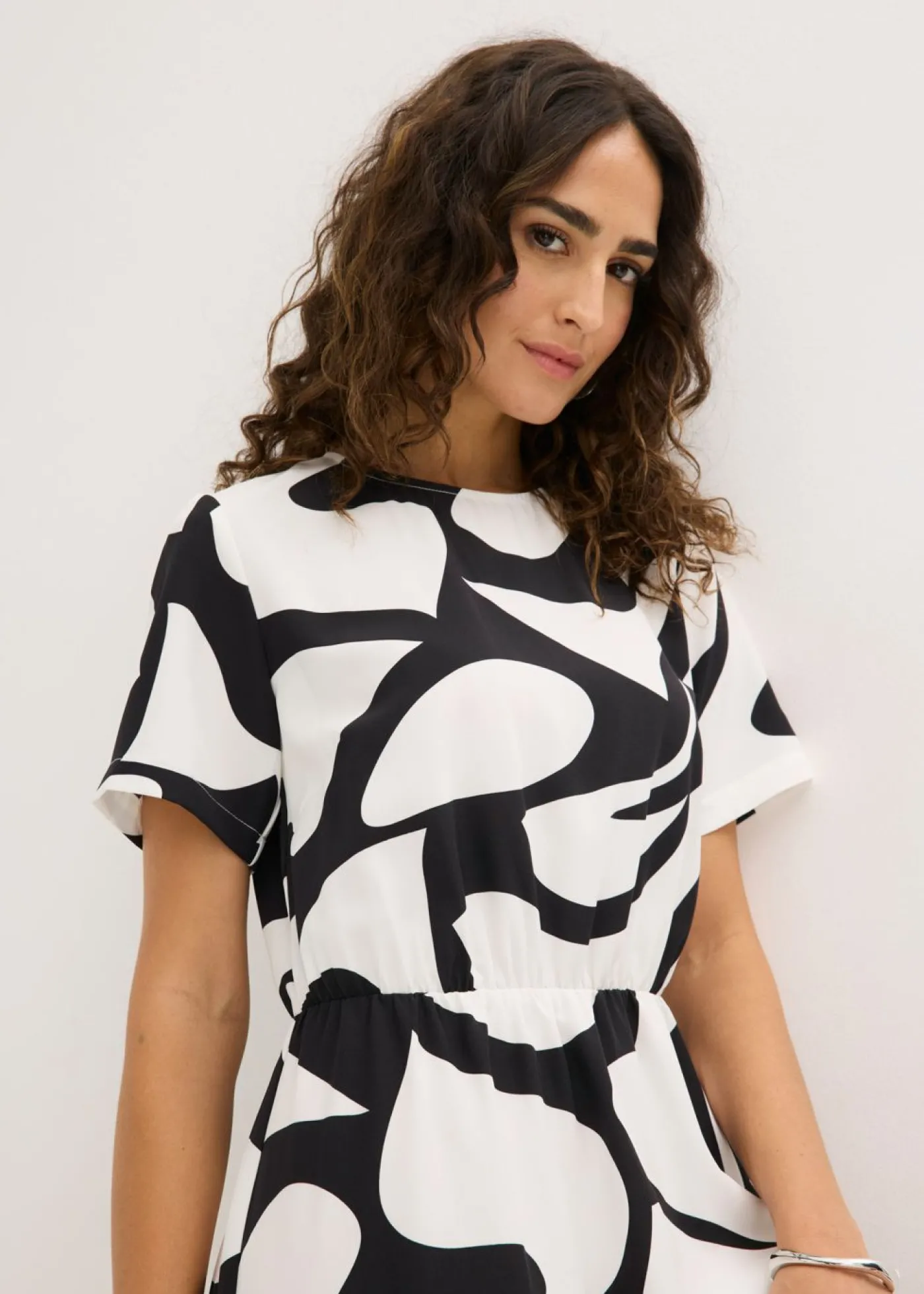 bonprix bonprix Vestido midi Negro-blanco Discount