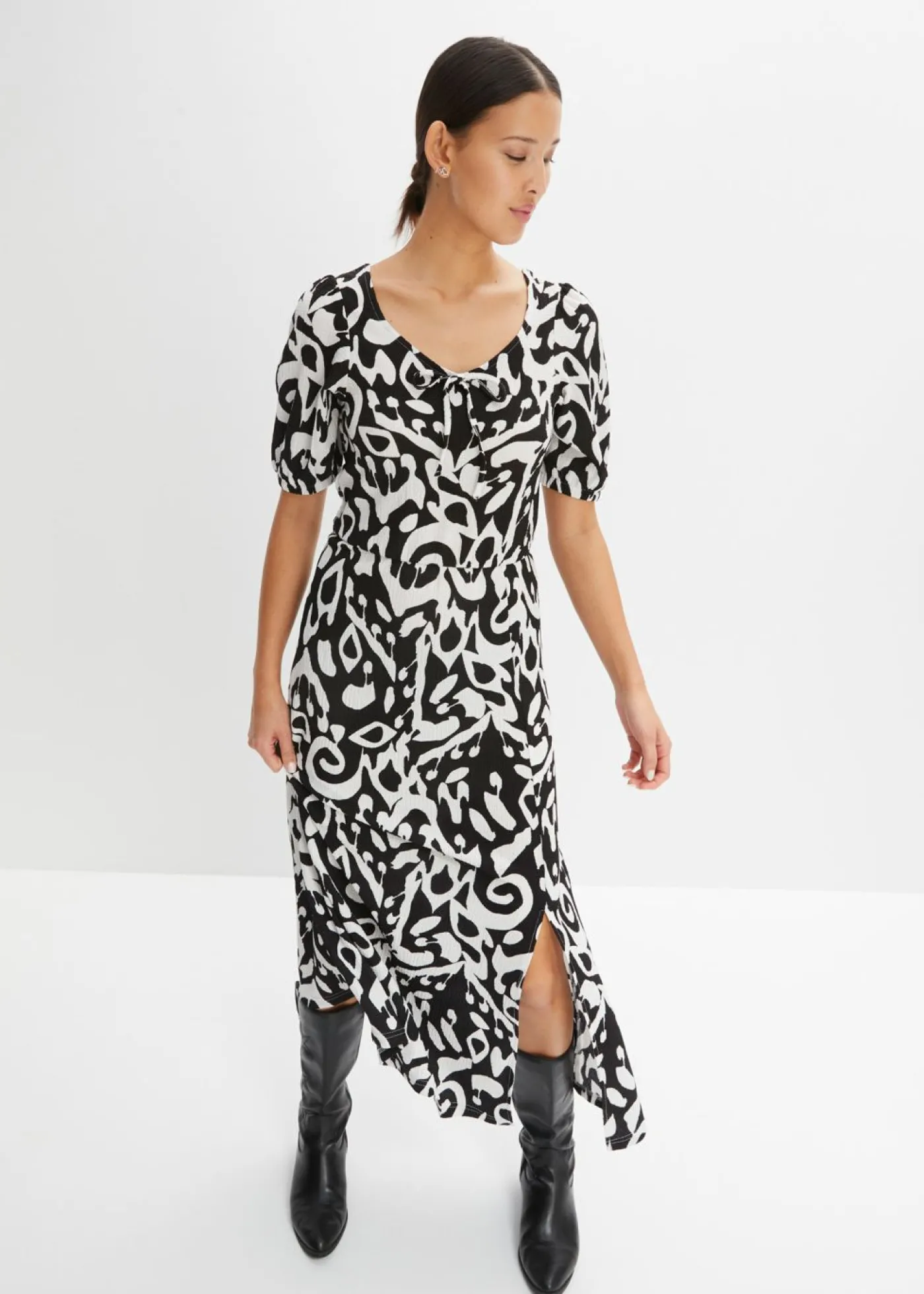 bonprix bonprix Vestido midi Negro-blanco lana Hot