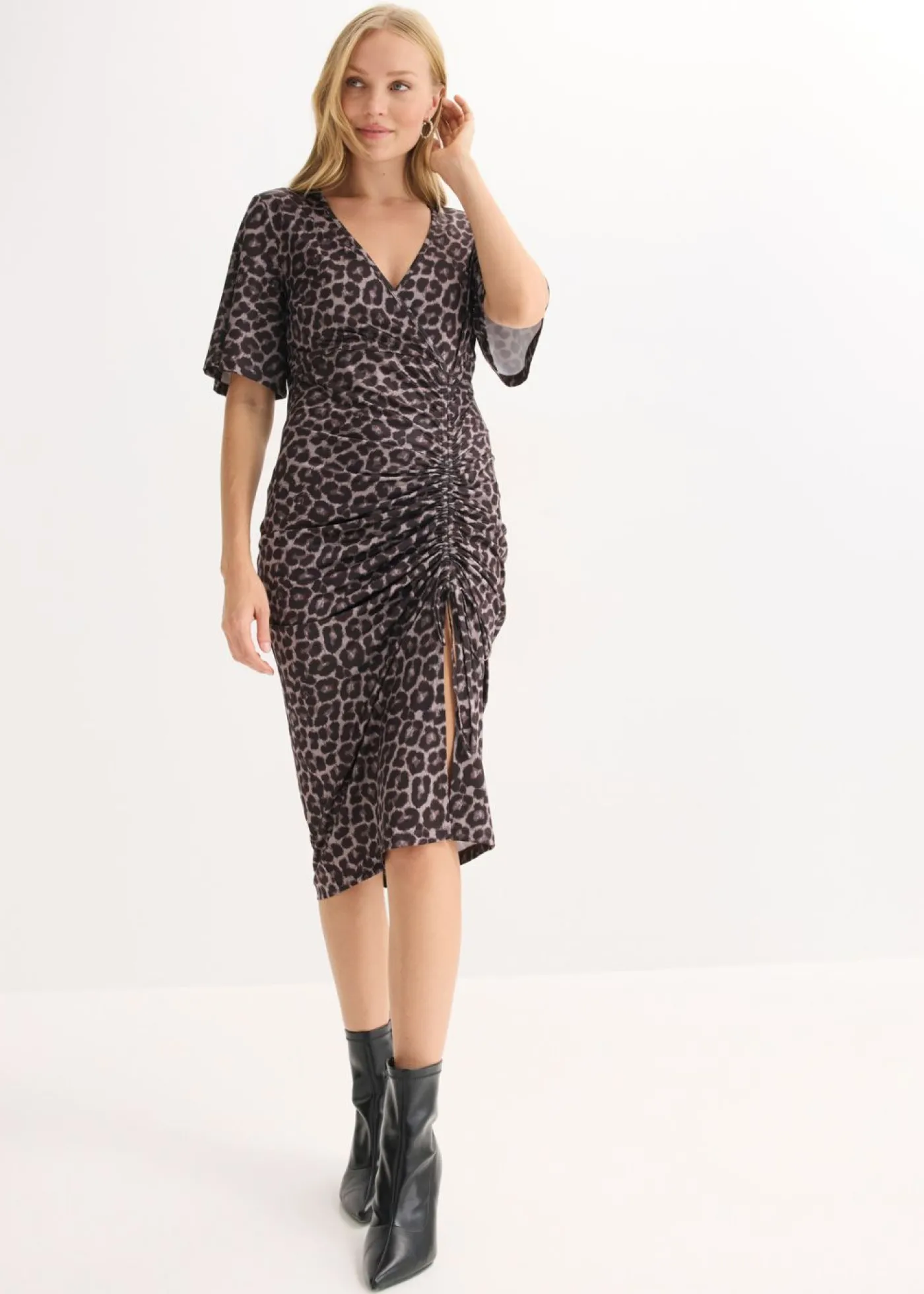bonprix bonprix Vestido midi ajustado Marrón-negro con estampado de leopardo Best