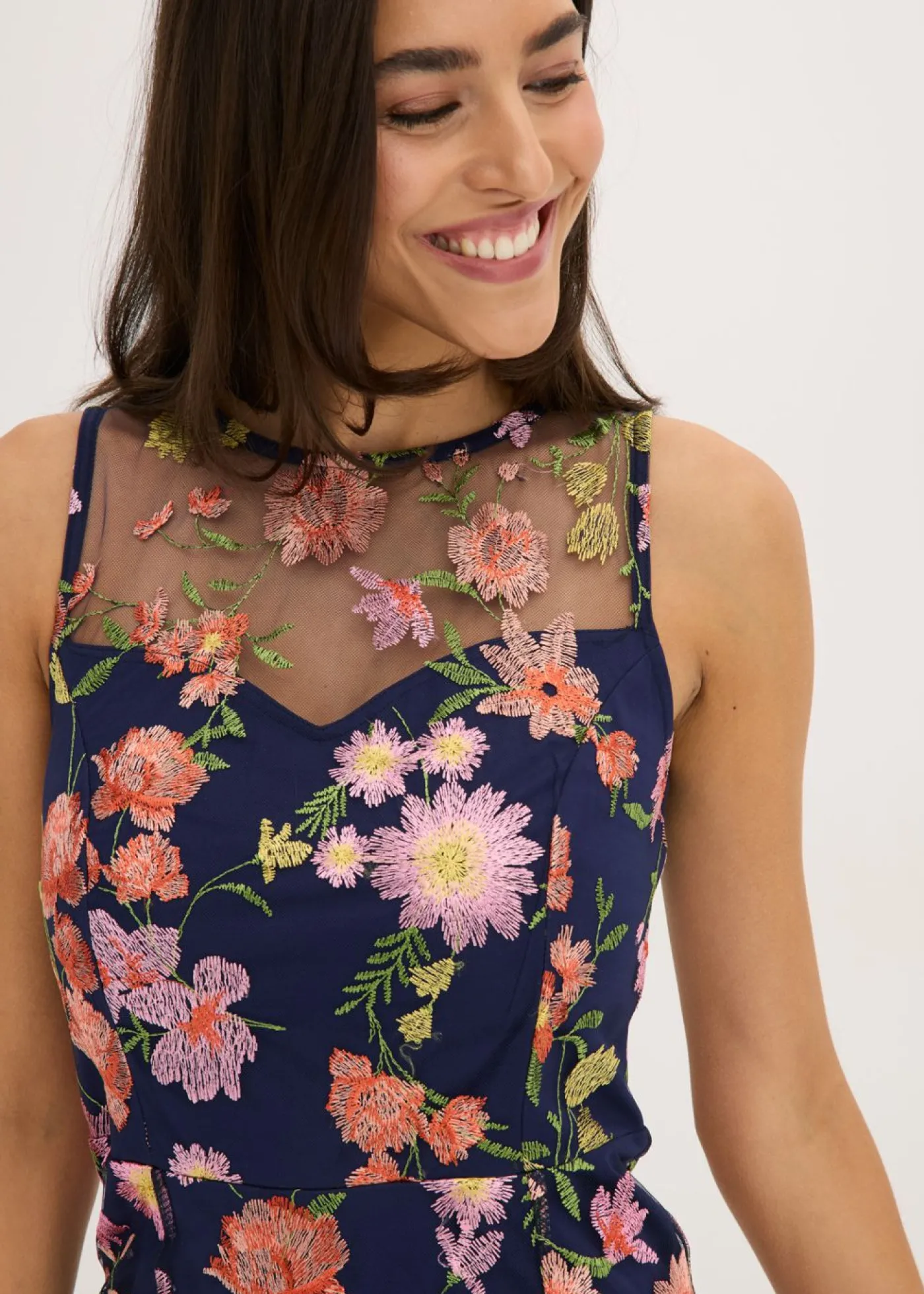 bonprix bonprix Vestido midi con bordado floral azul marino con flores Hot