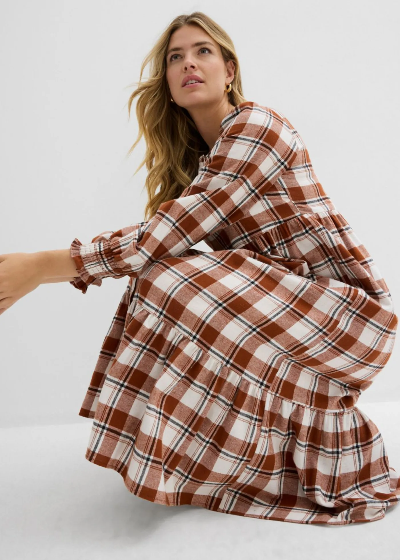 bonprix bonprix Vestido midi de franela marrón ladrillo a cuadros New