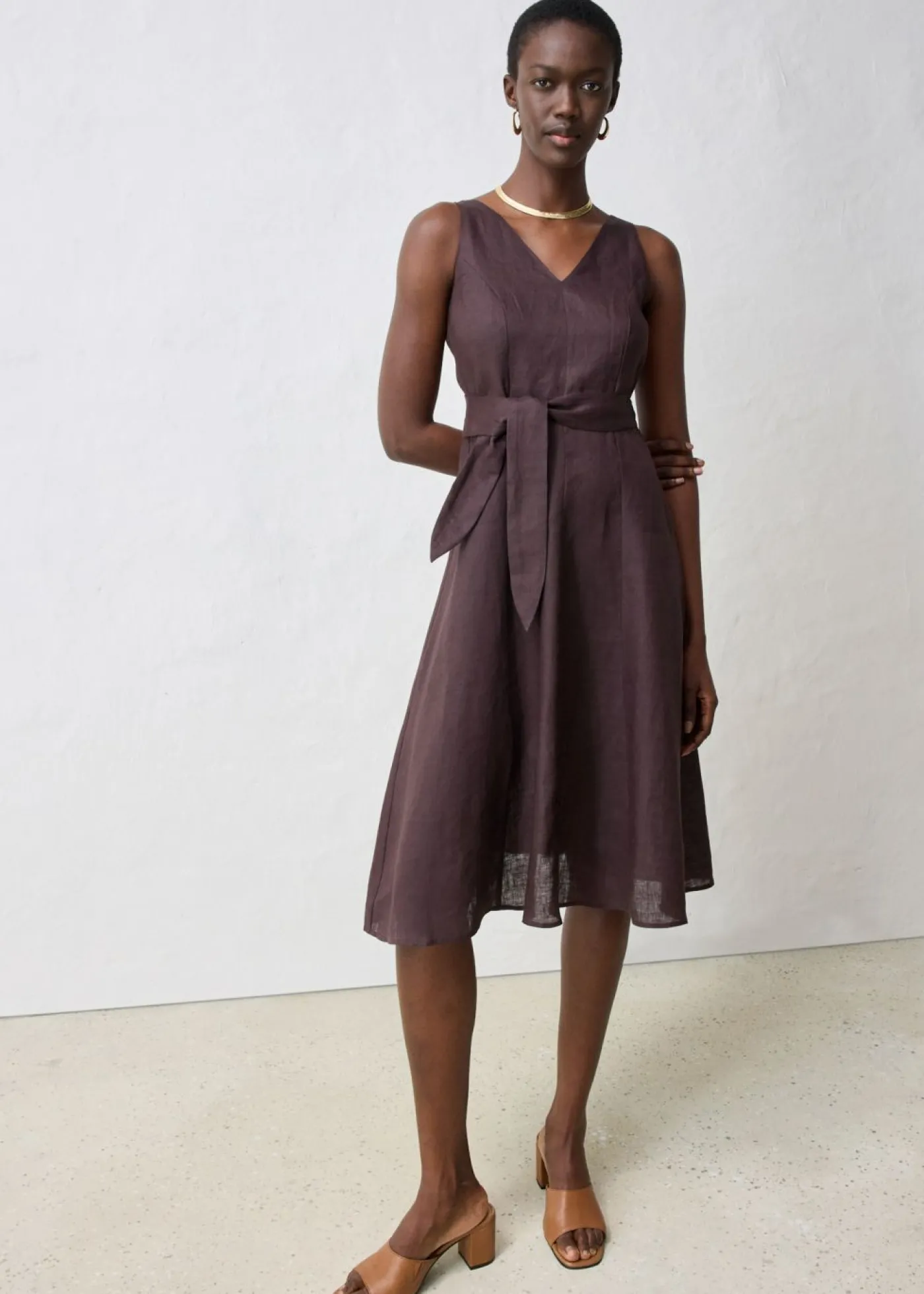 bonprix bonprix Vestido midi de lino puro Marrón oscuro New
