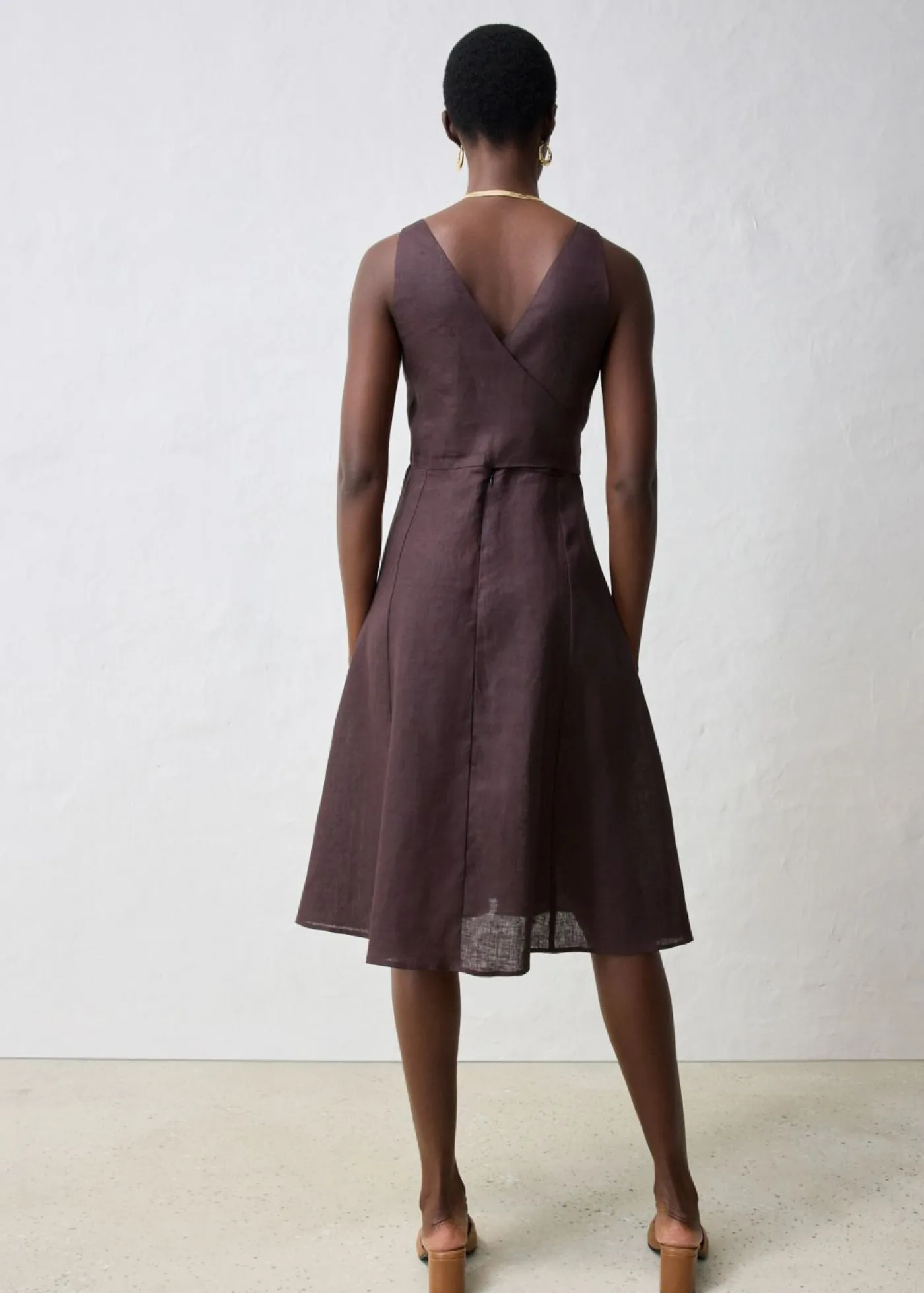 bonprix bonprix Vestido midi de lino puro Marrón oscuro New