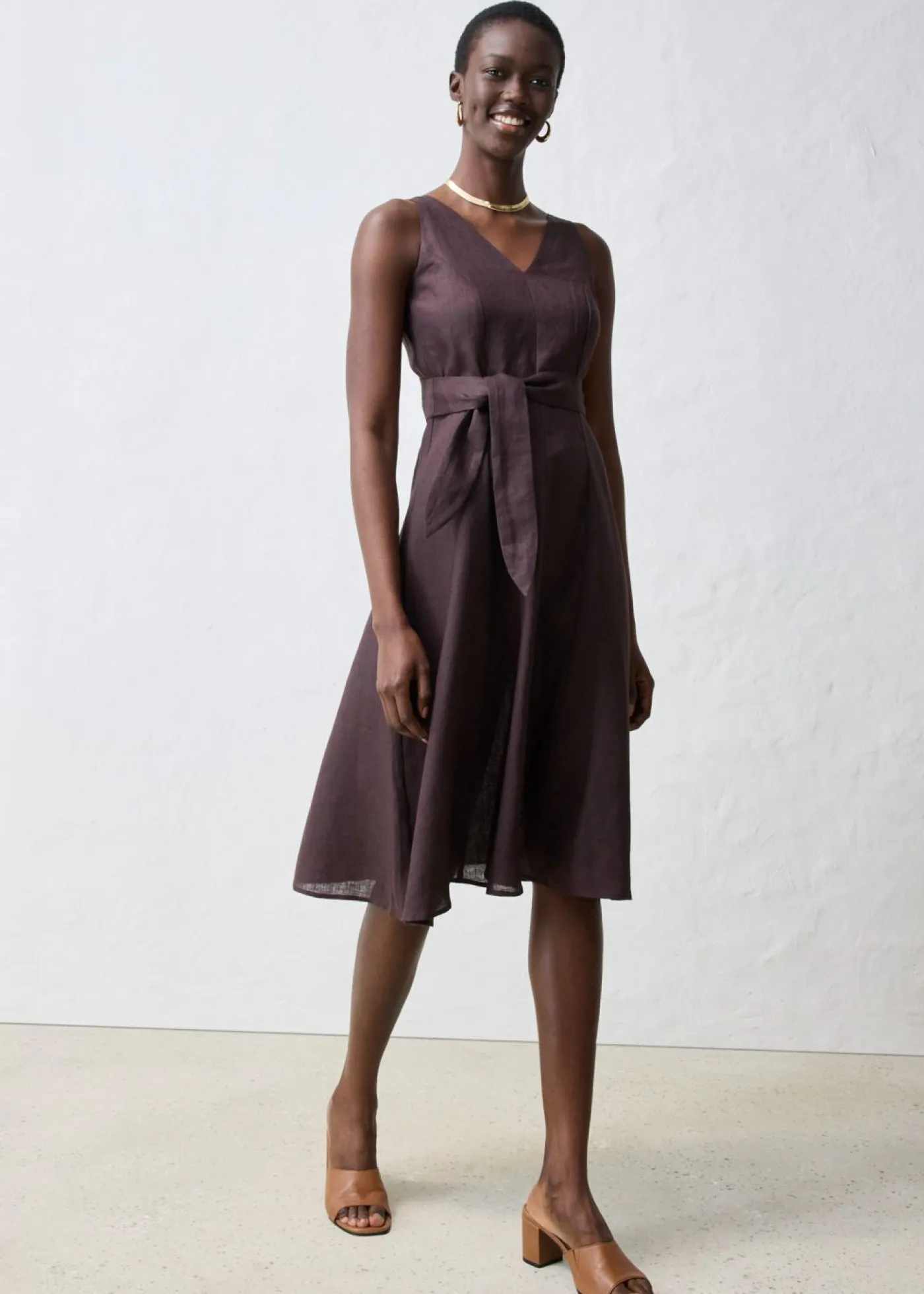 bonprix bonprix Vestido midi de lino puro Marrón oscuro New