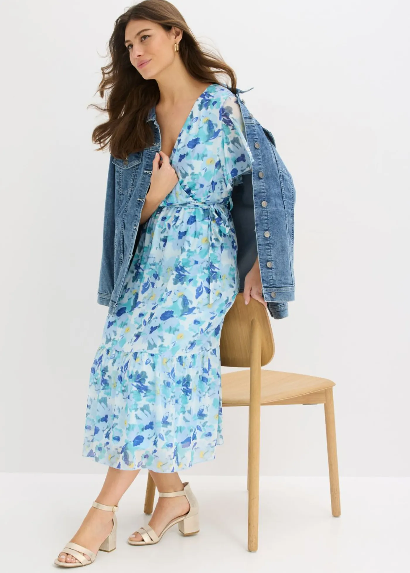 bonprix bonprix Vestido midi de malla suave Azul con flores