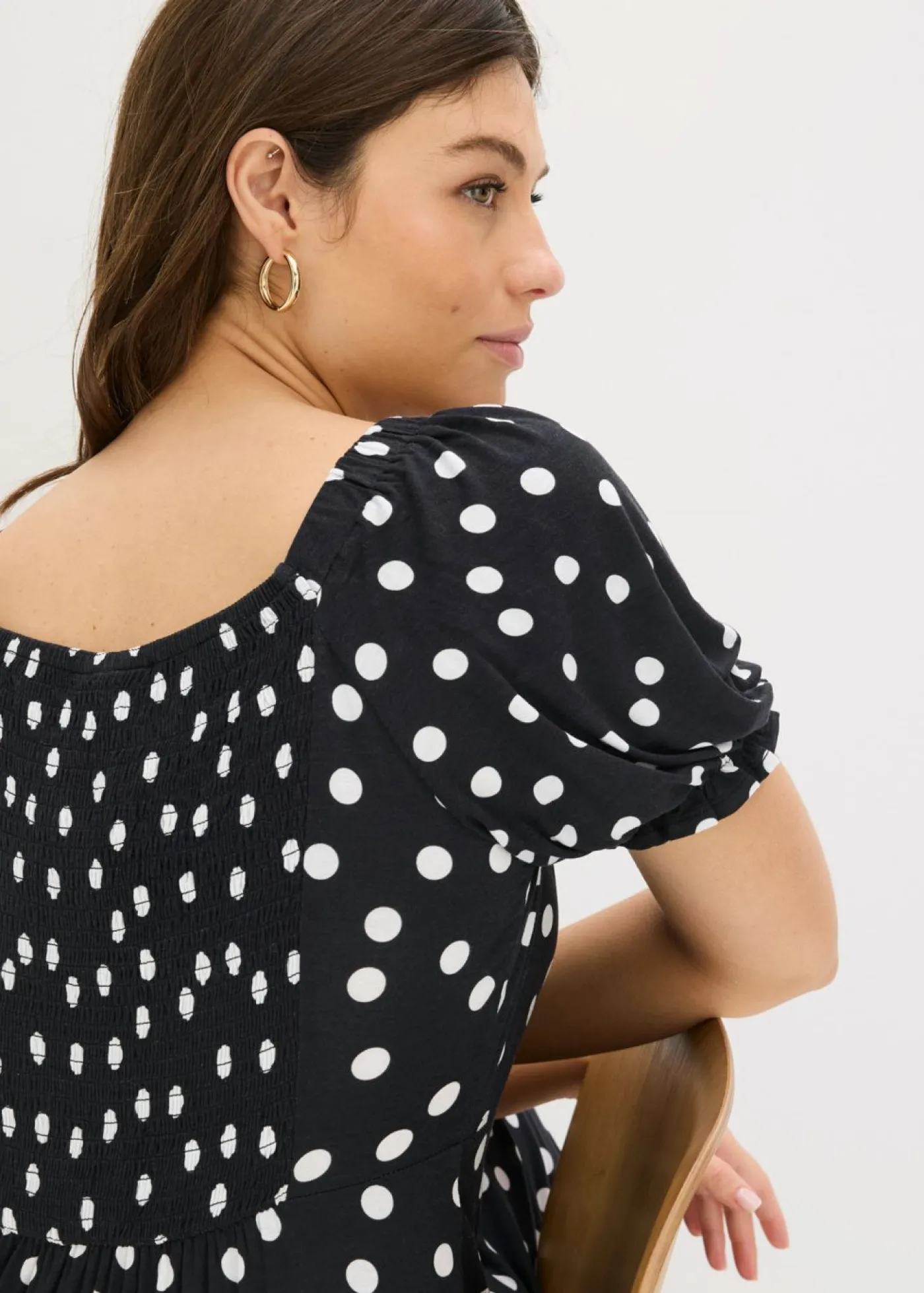 bonprix bonprix Vestido midi de mezcla de viscosa Negro-blanco de lunares Online