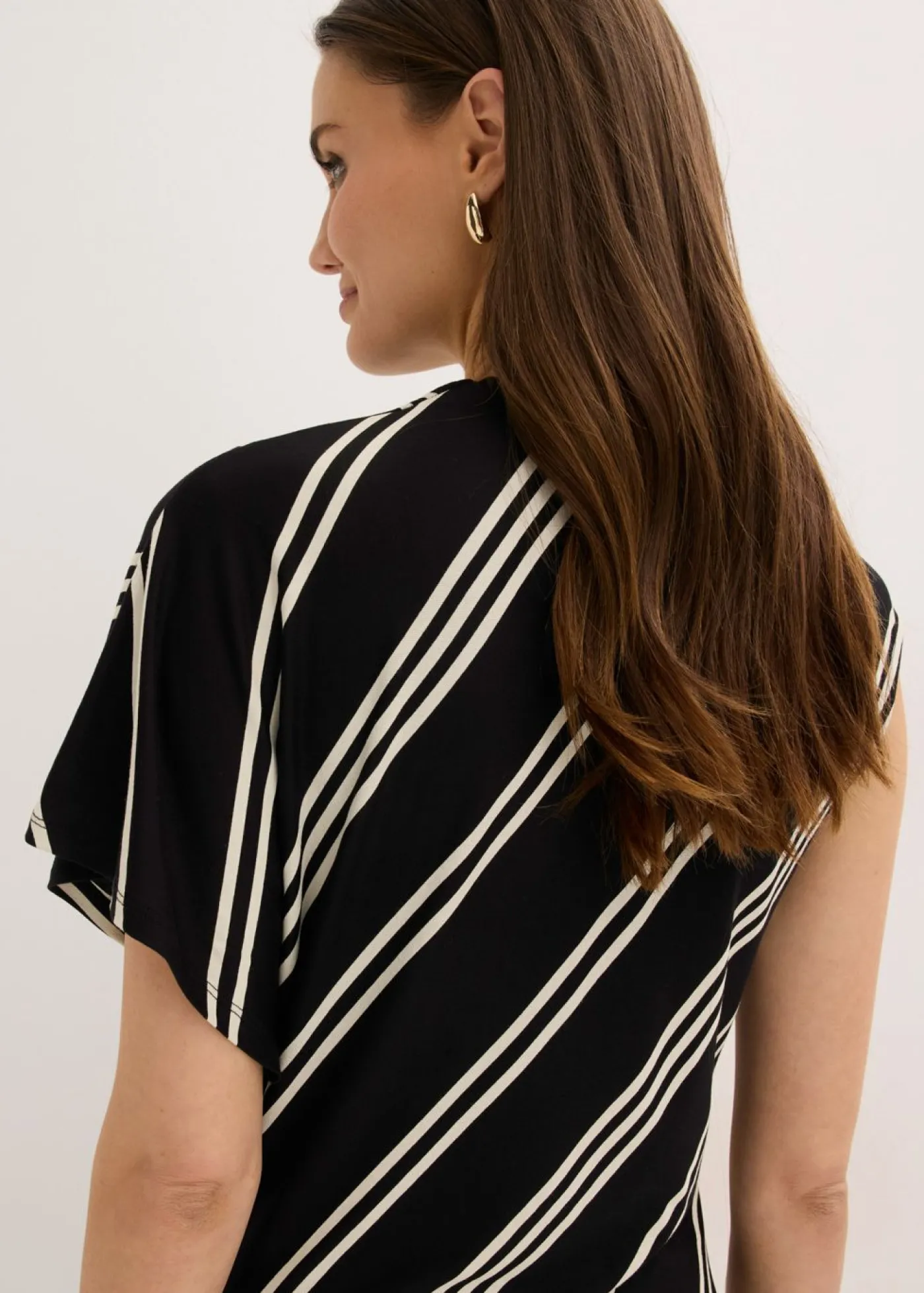 bonprix bonprix Vestido midi de mezcla de viscosa suave Negro-blanco con rayas New