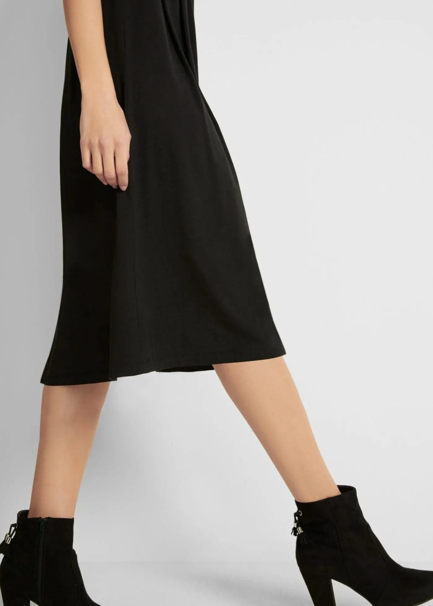 bonprix bonprix Vestido midi de punto de algodón Negro Online