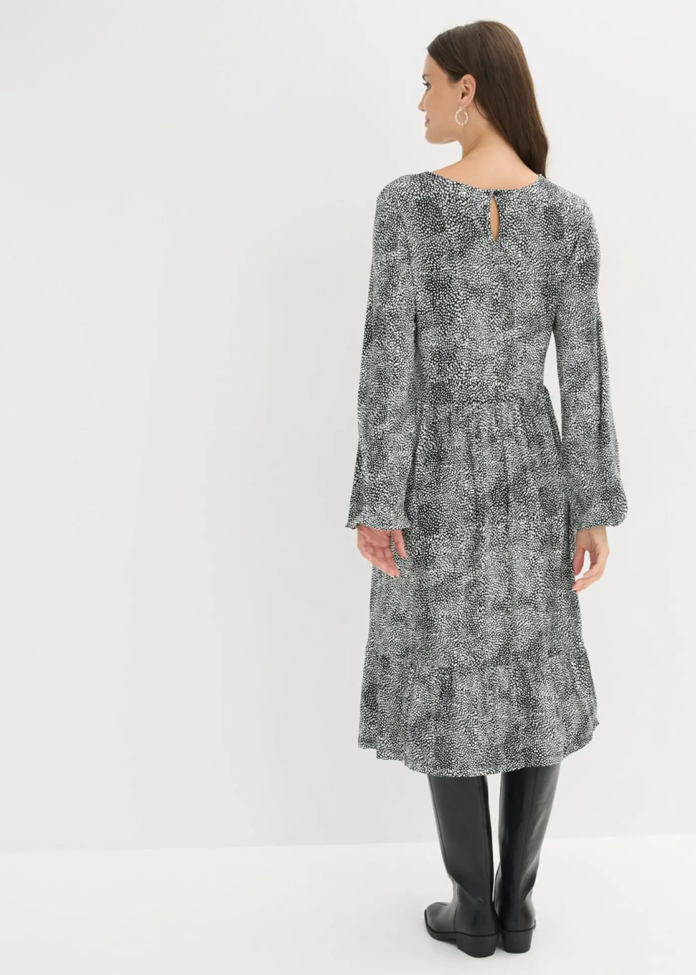 bonprix bonprix Vestido midi de punto de mezcla de viscosa Negro-blanco Clearance