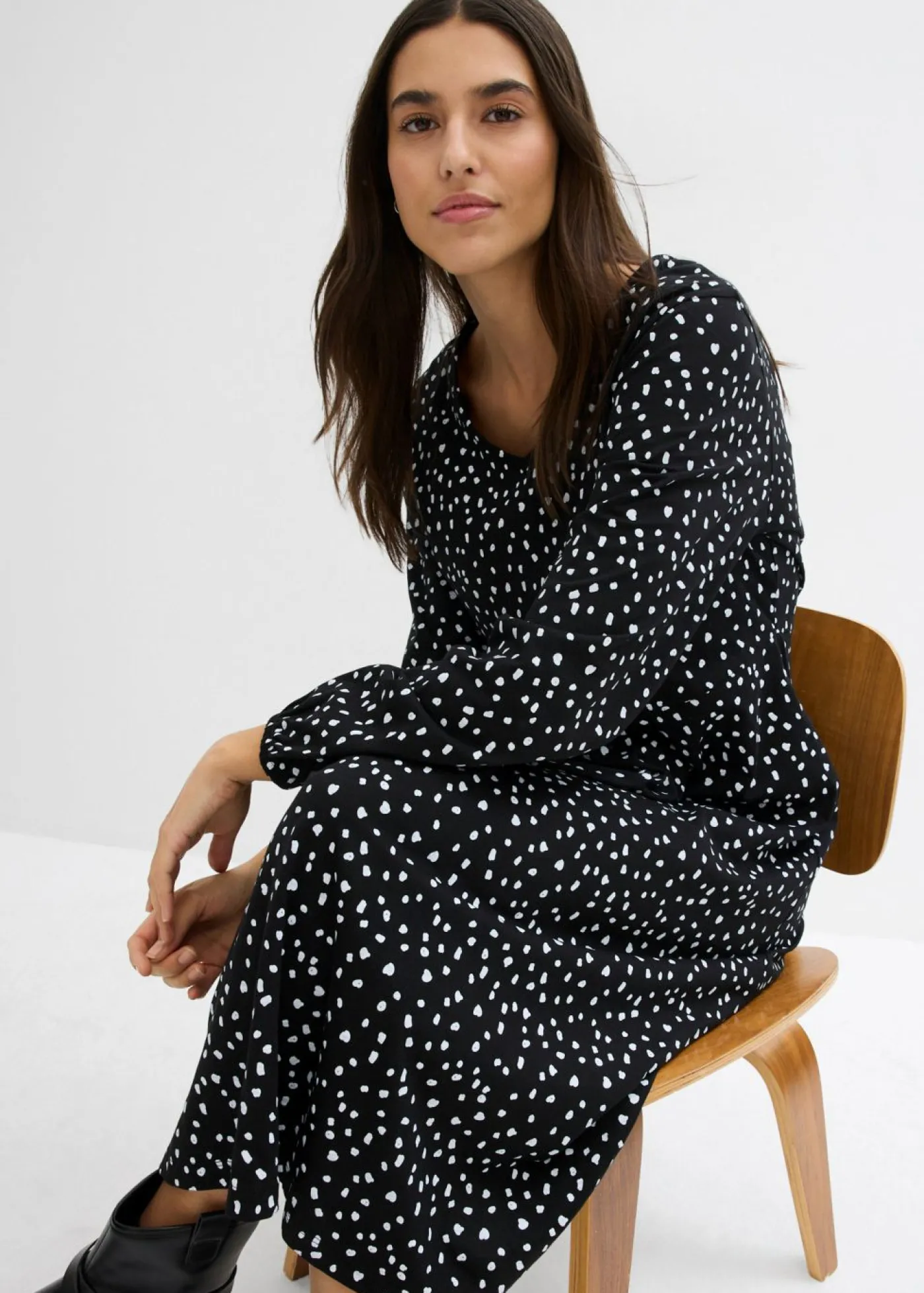 bonprix bonprix Vestido midi de punto de algodón negro-blanco lana topos